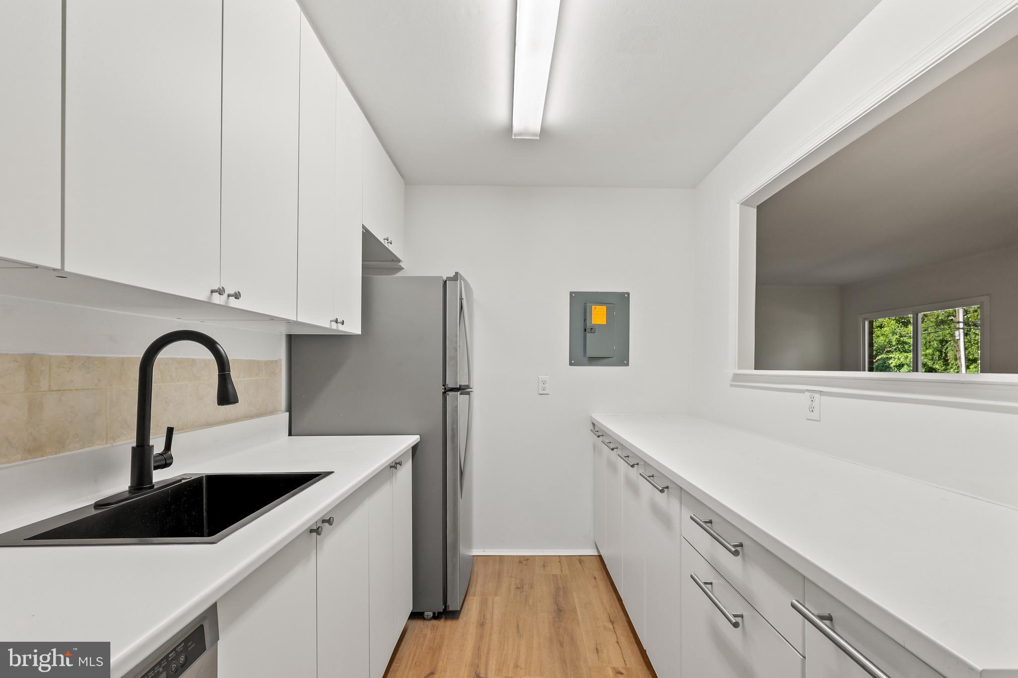 YORKTOWNE SQUARE - Residential