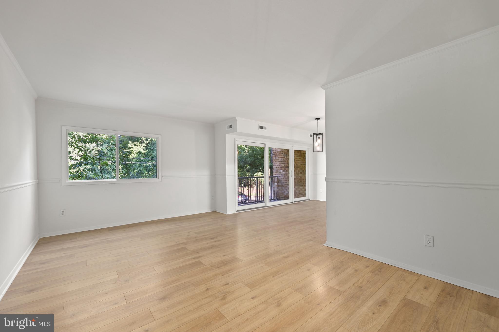 YORKTOWNE SQUARE - Residential