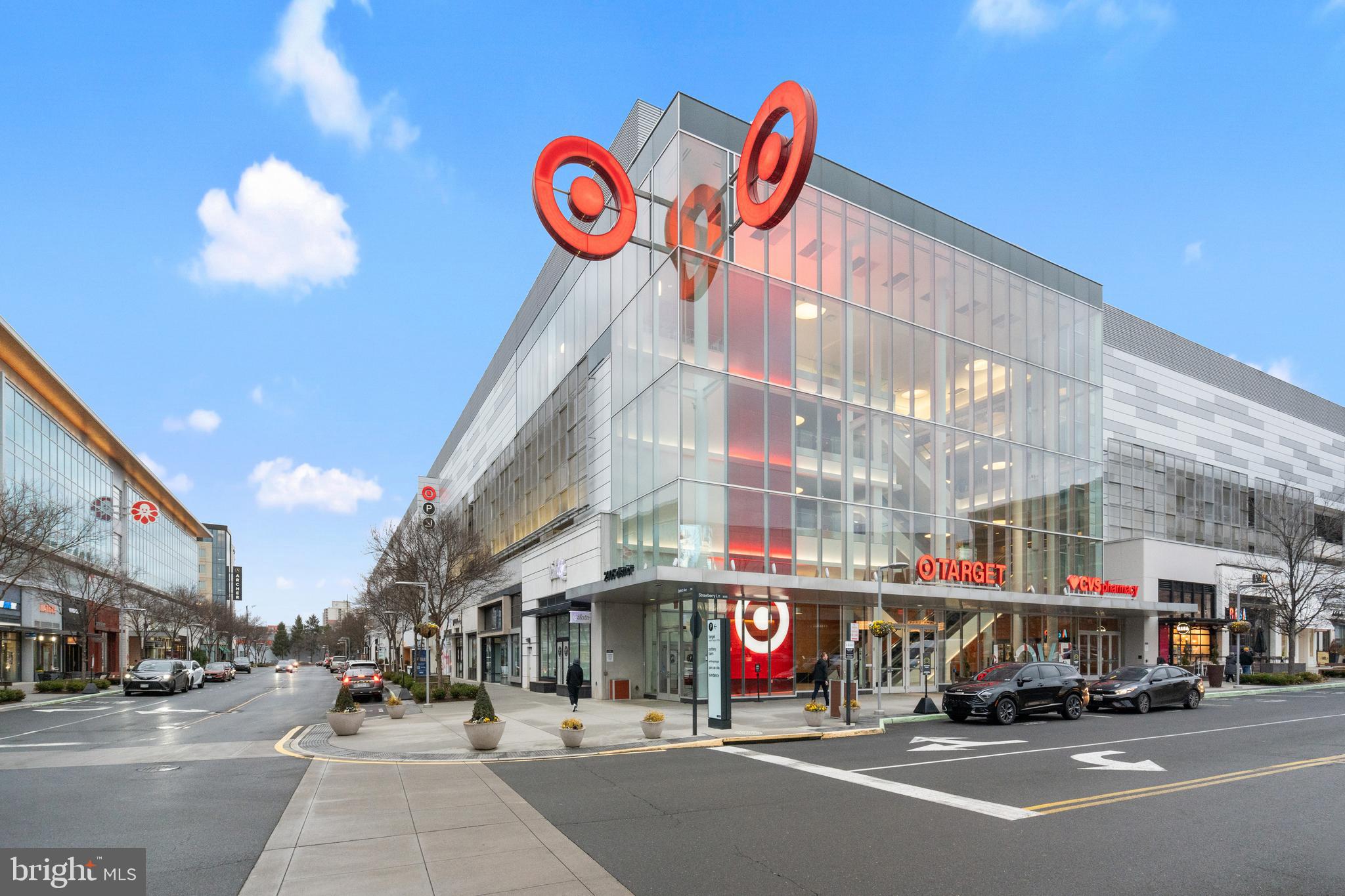 YORKTOWNE SQUARE - Residential