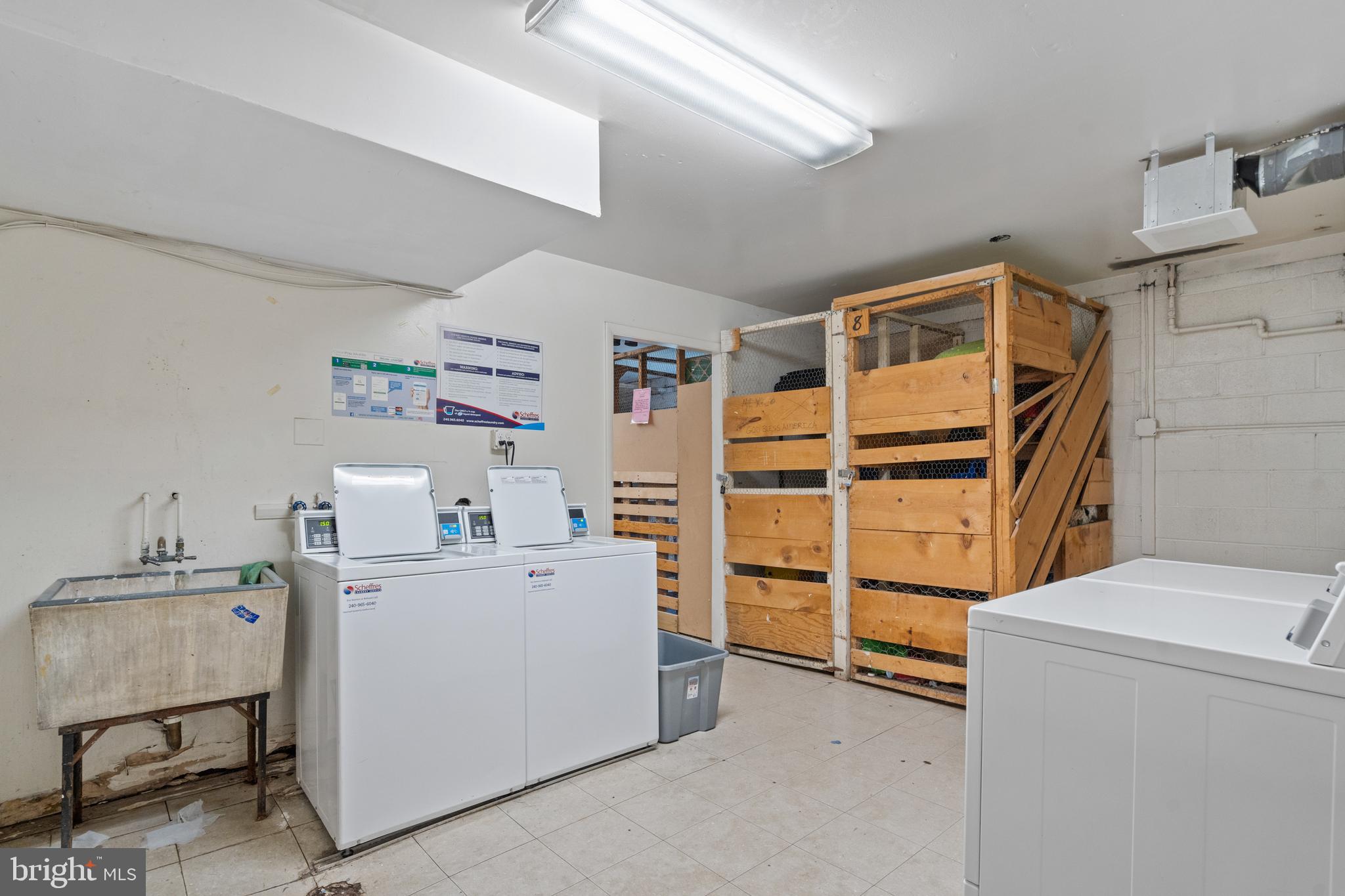 YORKTOWNE SQUARE - Residential