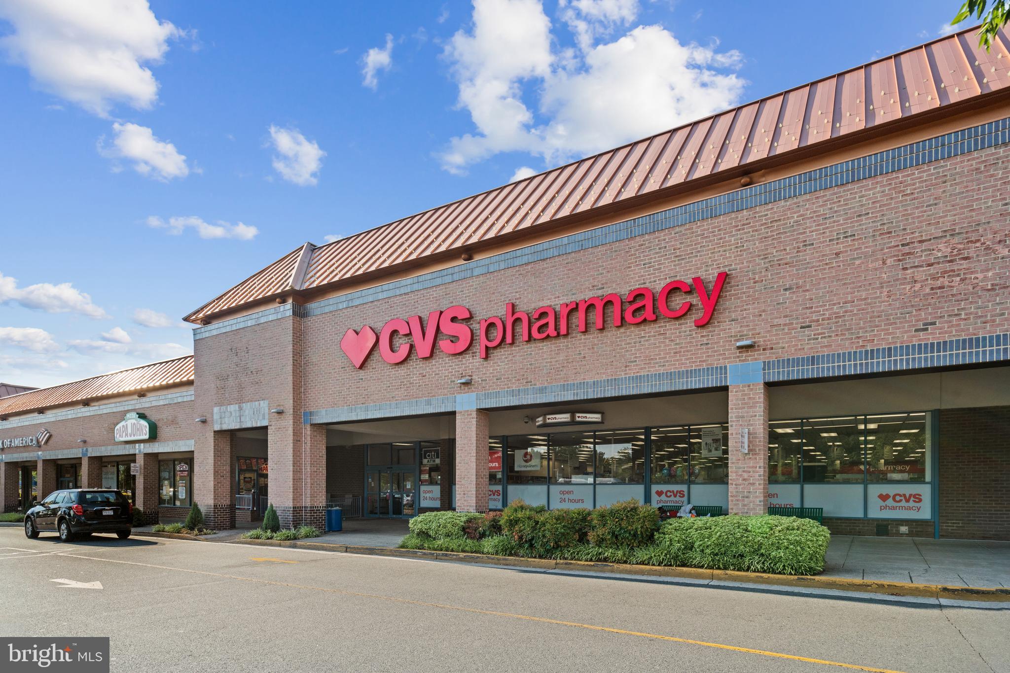 YORKTOWNE SQUARE - Residential