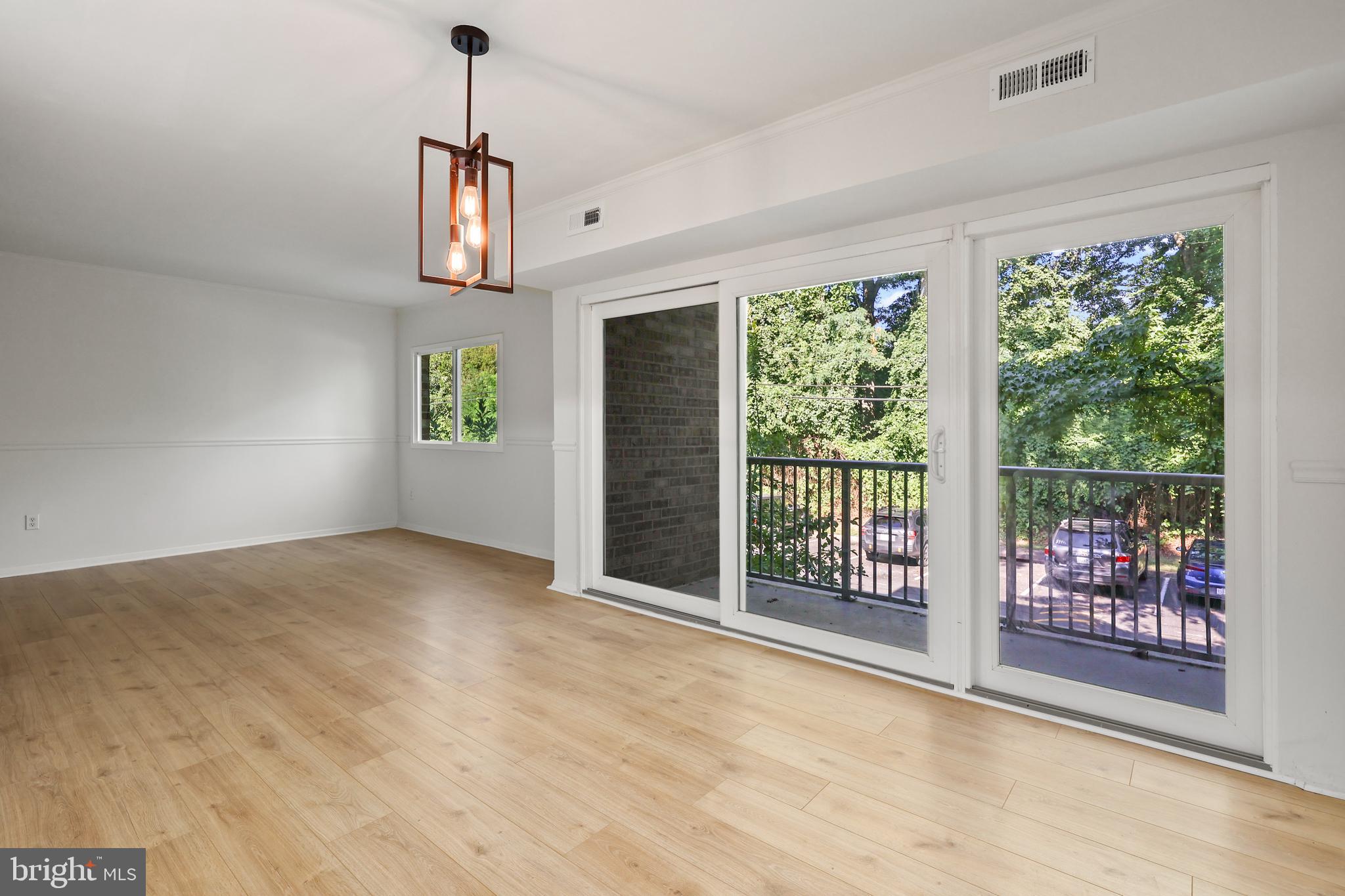 YORKTOWNE SQUARE - Residential