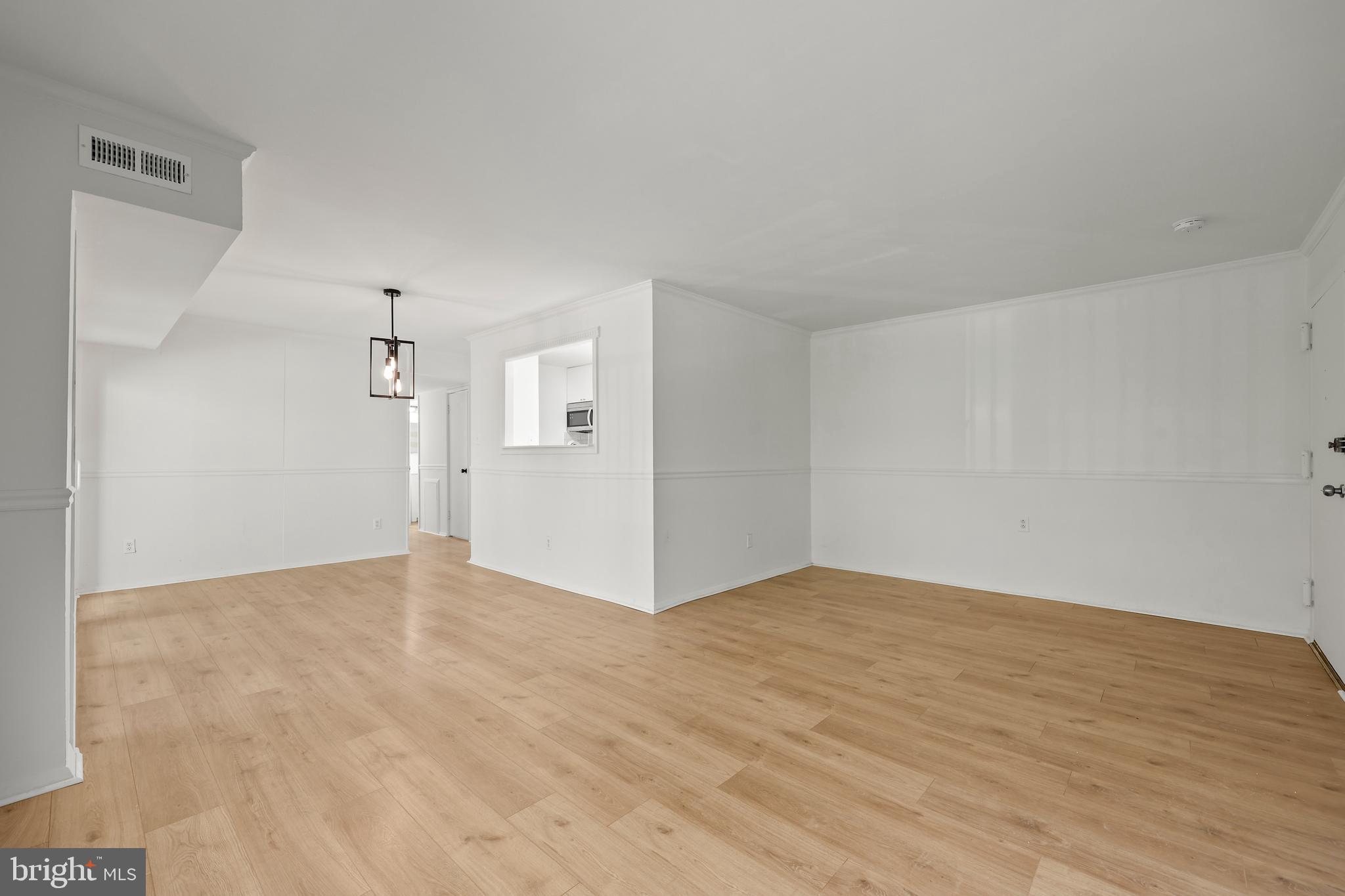 YORKTOWNE SQUARE - Residential