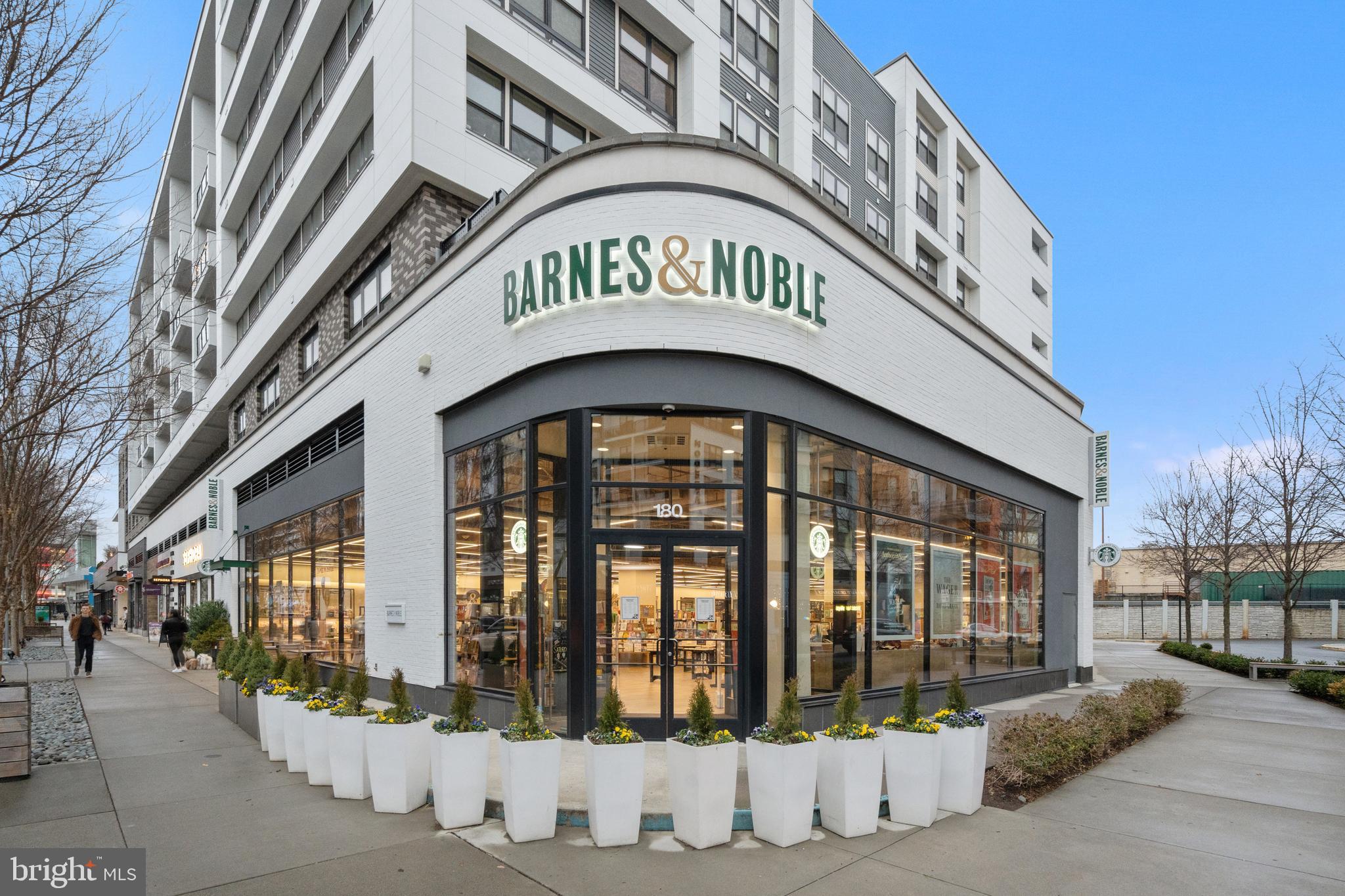 YORKTOWNE SQUARE - Residential