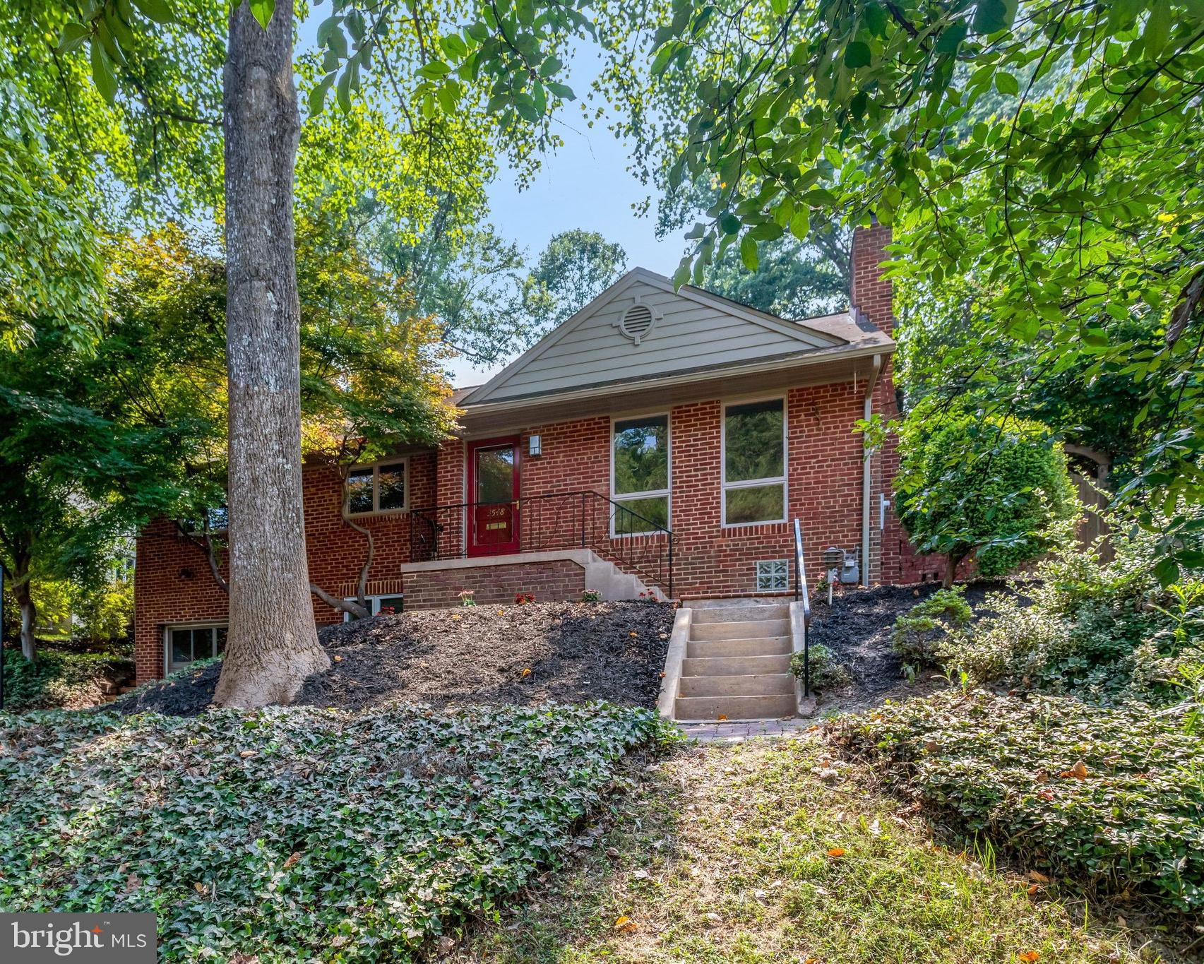 3548 MILITARY ROAD