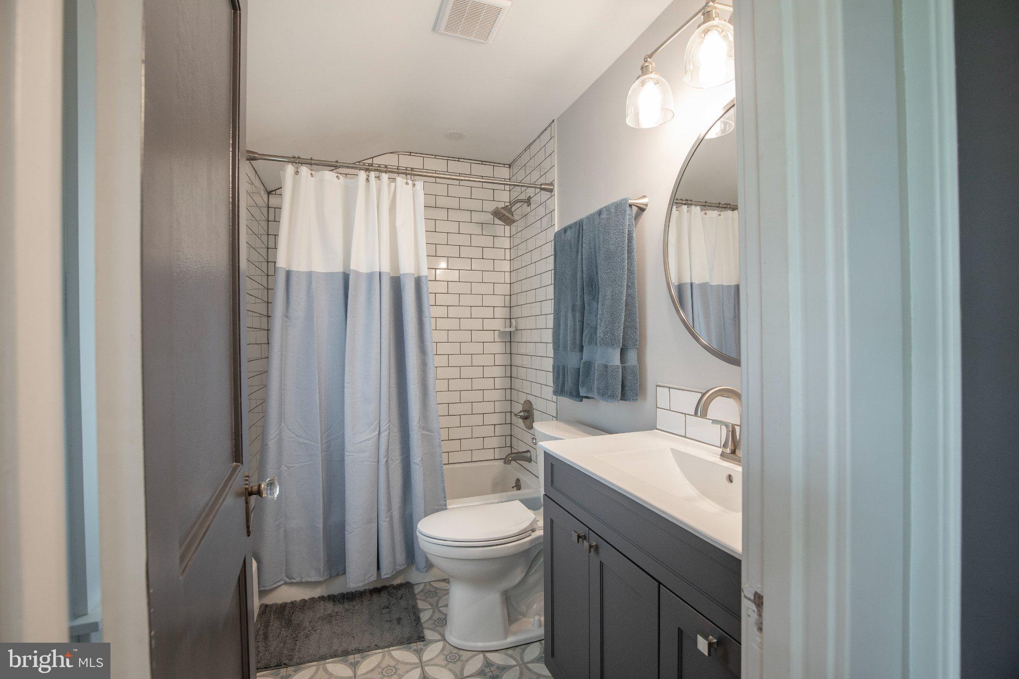 SQUIRREL RUN - Residential