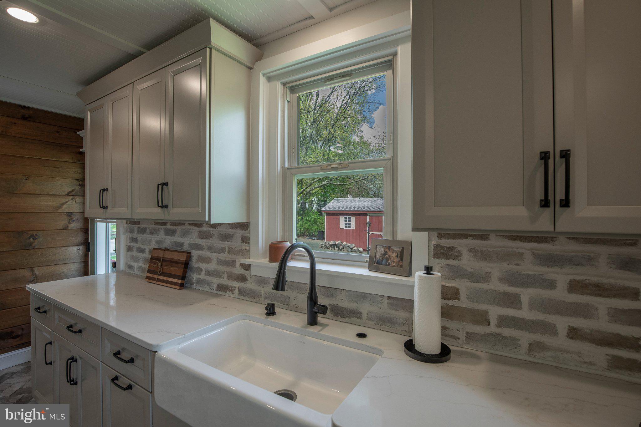 SQUIRREL RUN - Residential