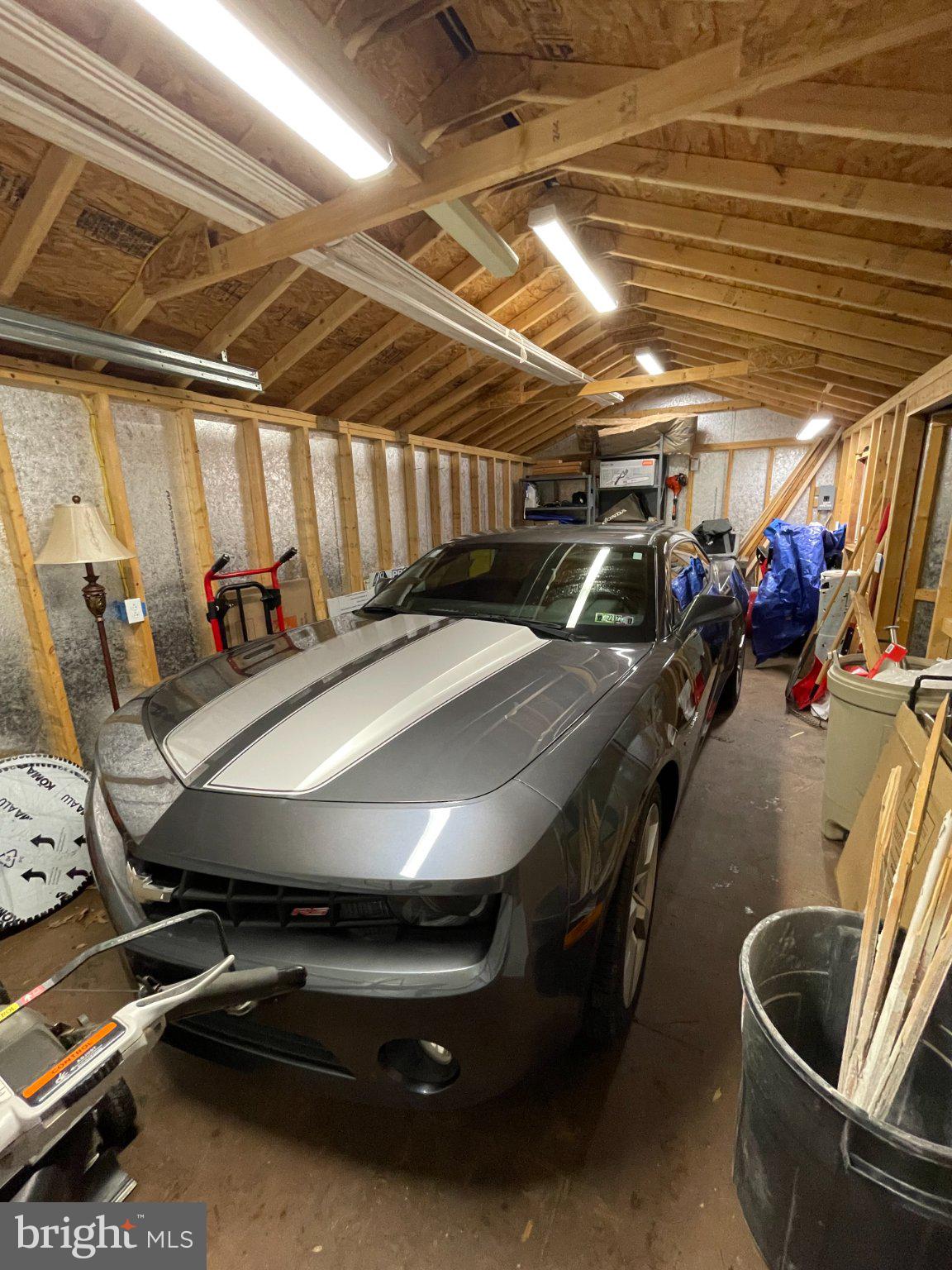 SQUIRREL RUN - Residential