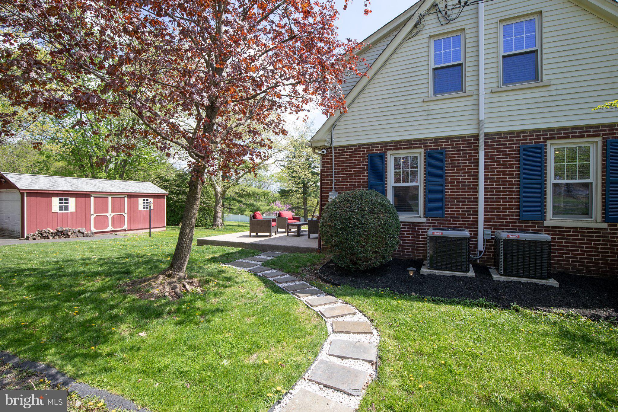 SQUIRREL RUN - Residential