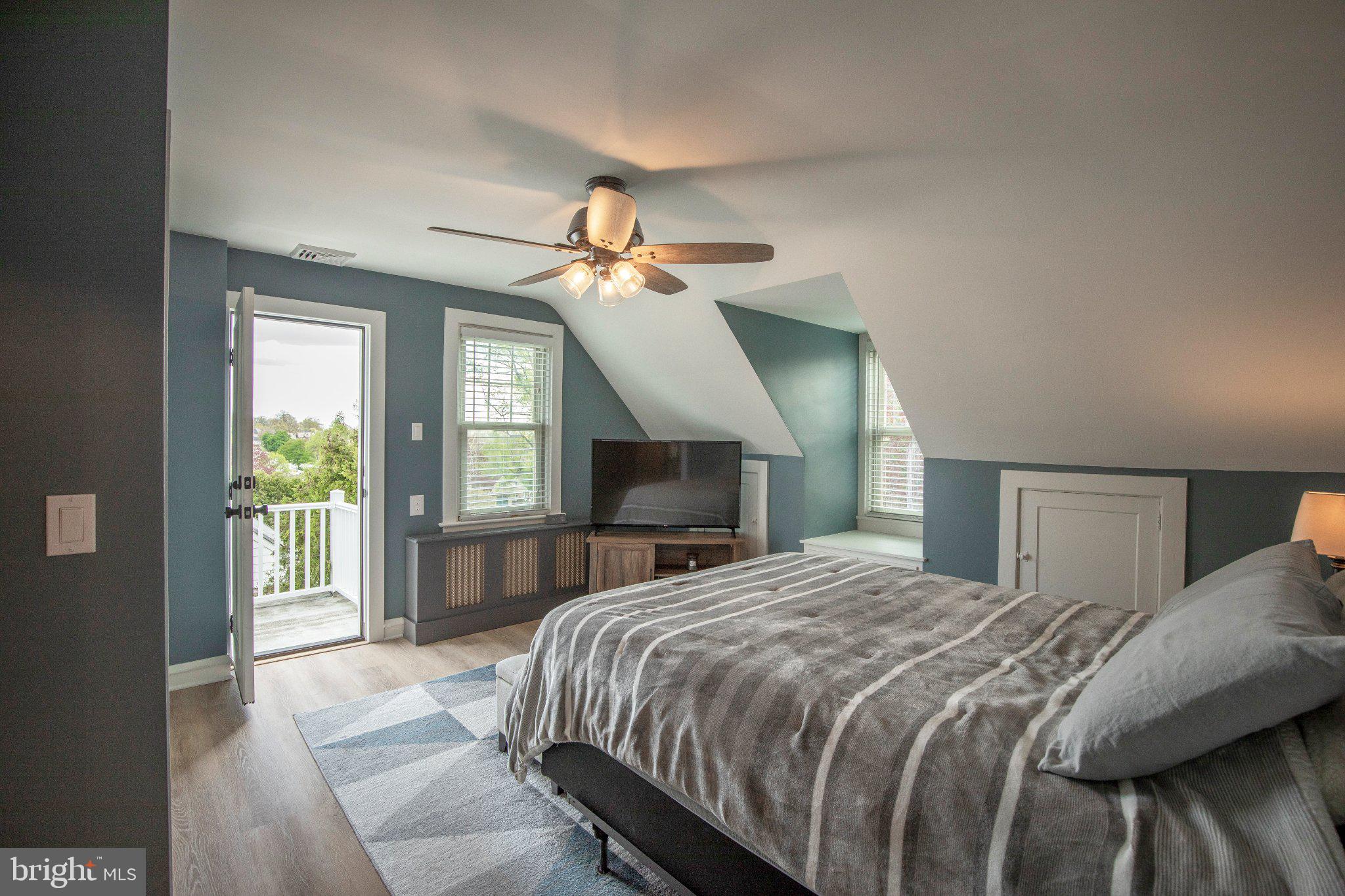 SQUIRREL RUN - Residential