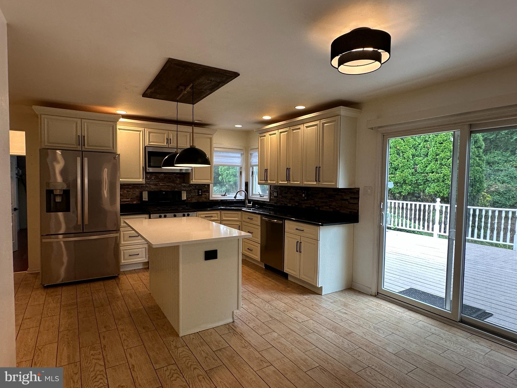 124 MOUNTAIN OAKS ROAD