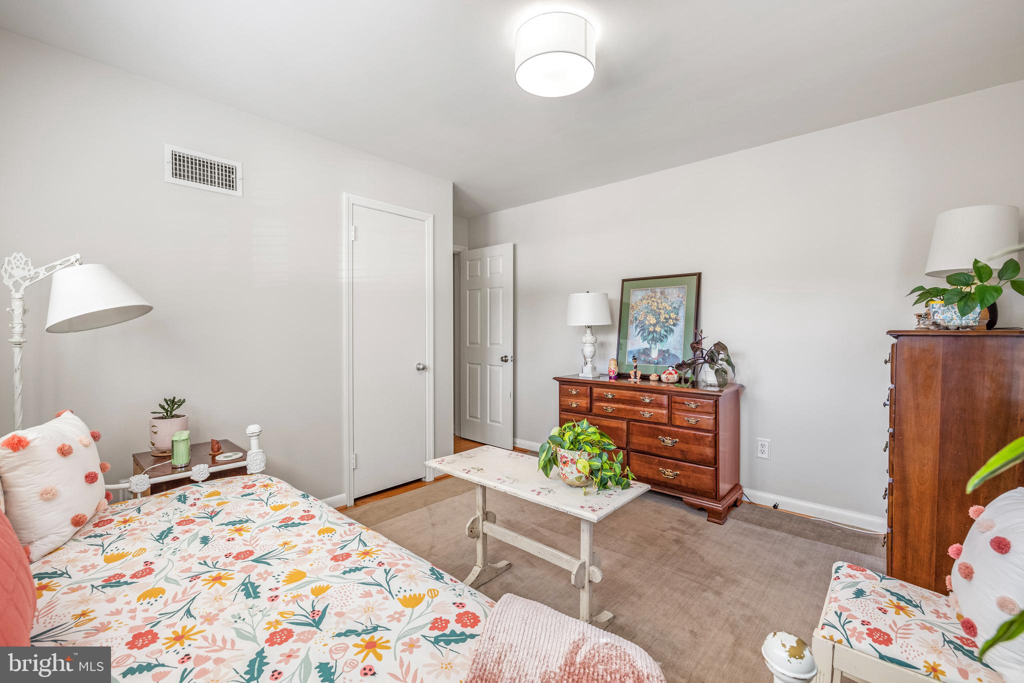 WAYCROFT - WOODLAWN - Residential