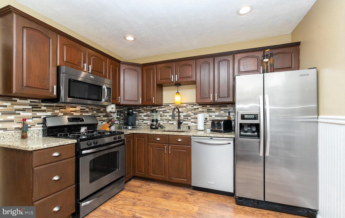 609 WINGLEAF COURT