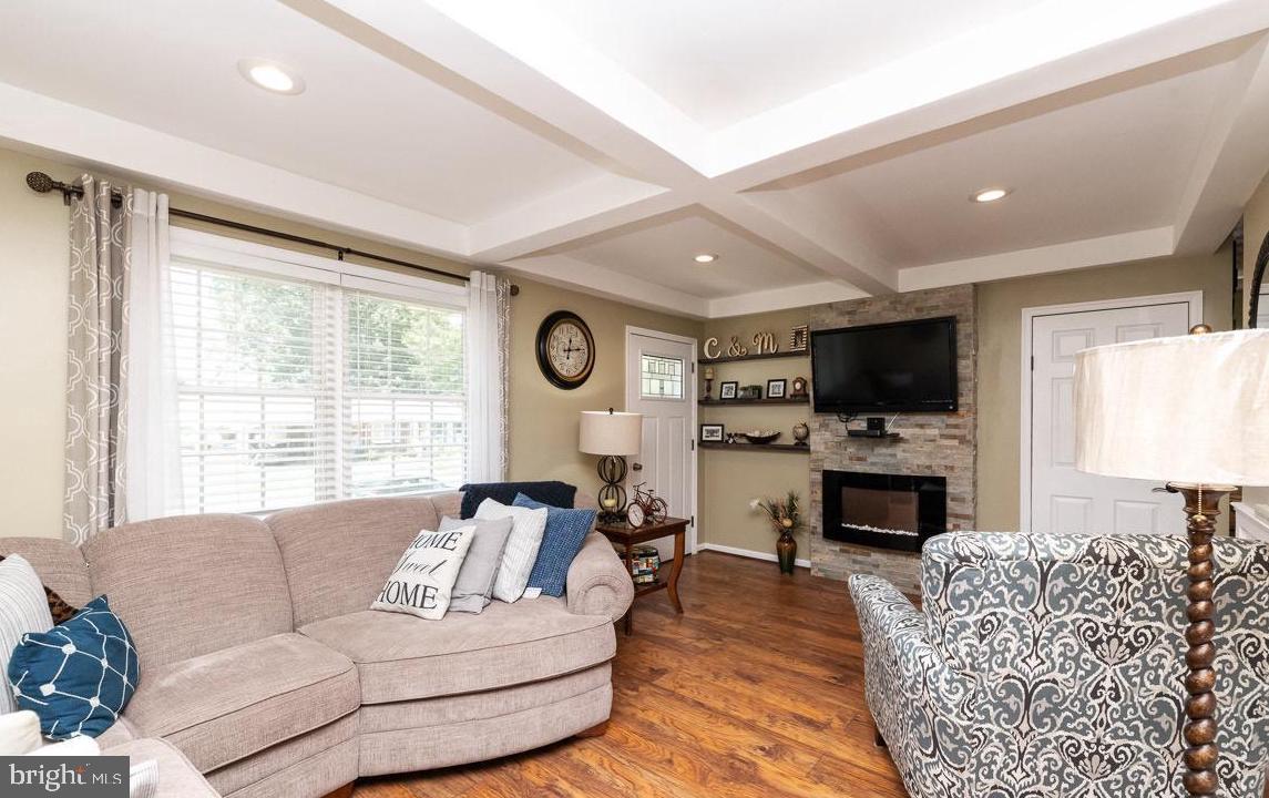 609 WINGLEAF COURT