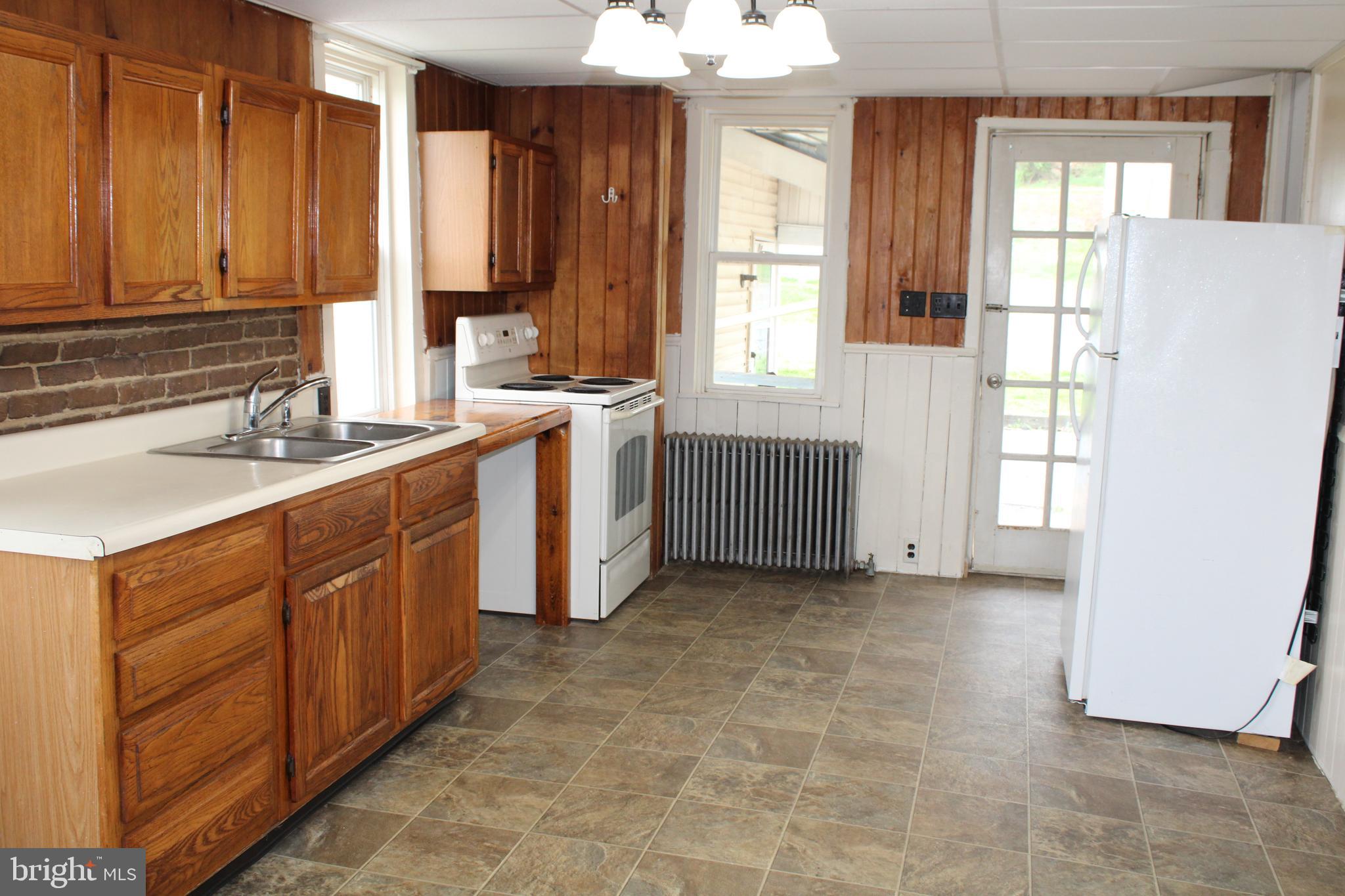 BRECKNOCK TOWNSHIP - Residential Lease