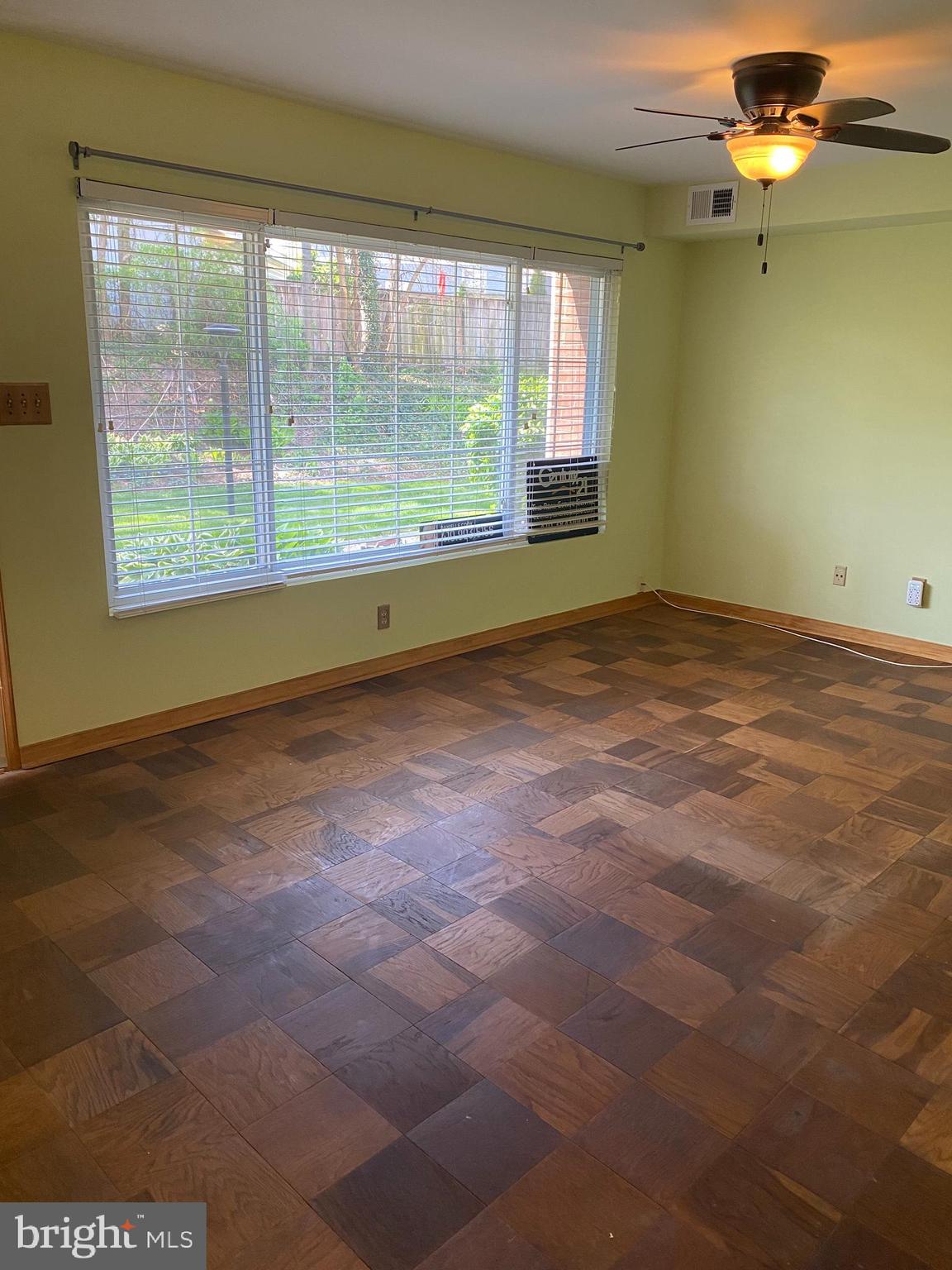 WOODSIDE VILLAGE - Residential