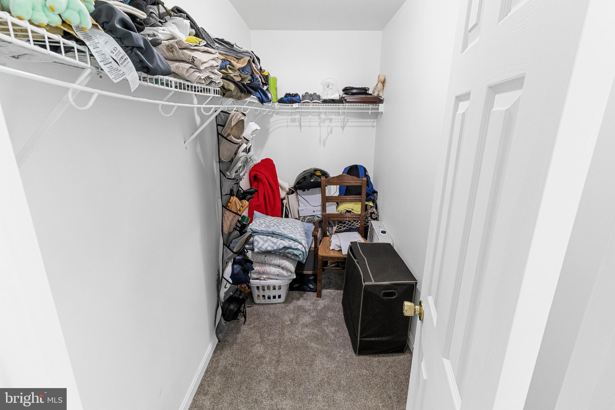 APPLE KNOLLS ESTATES - Residential