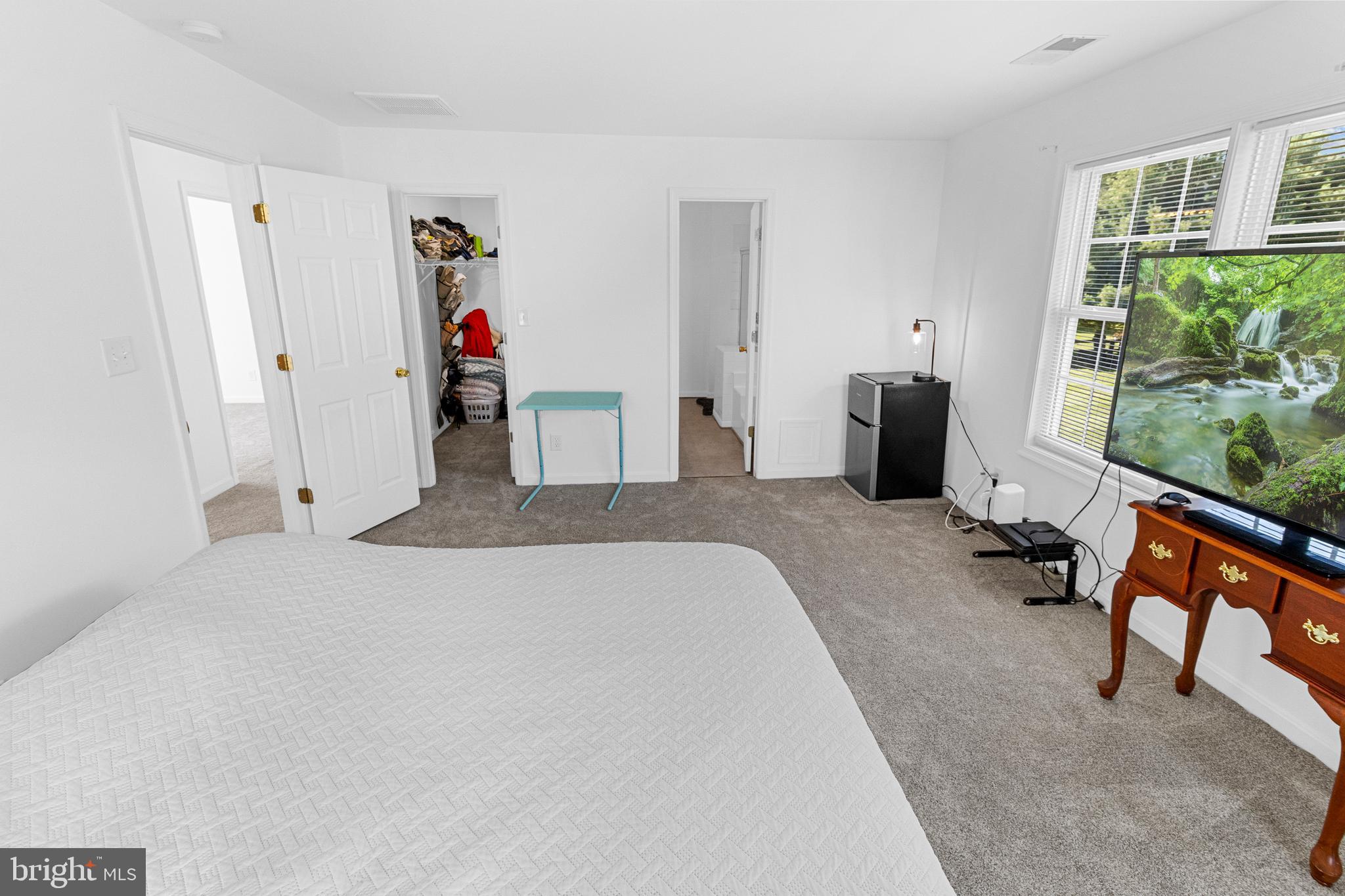 APPLE KNOLLS ESTATES - Residential