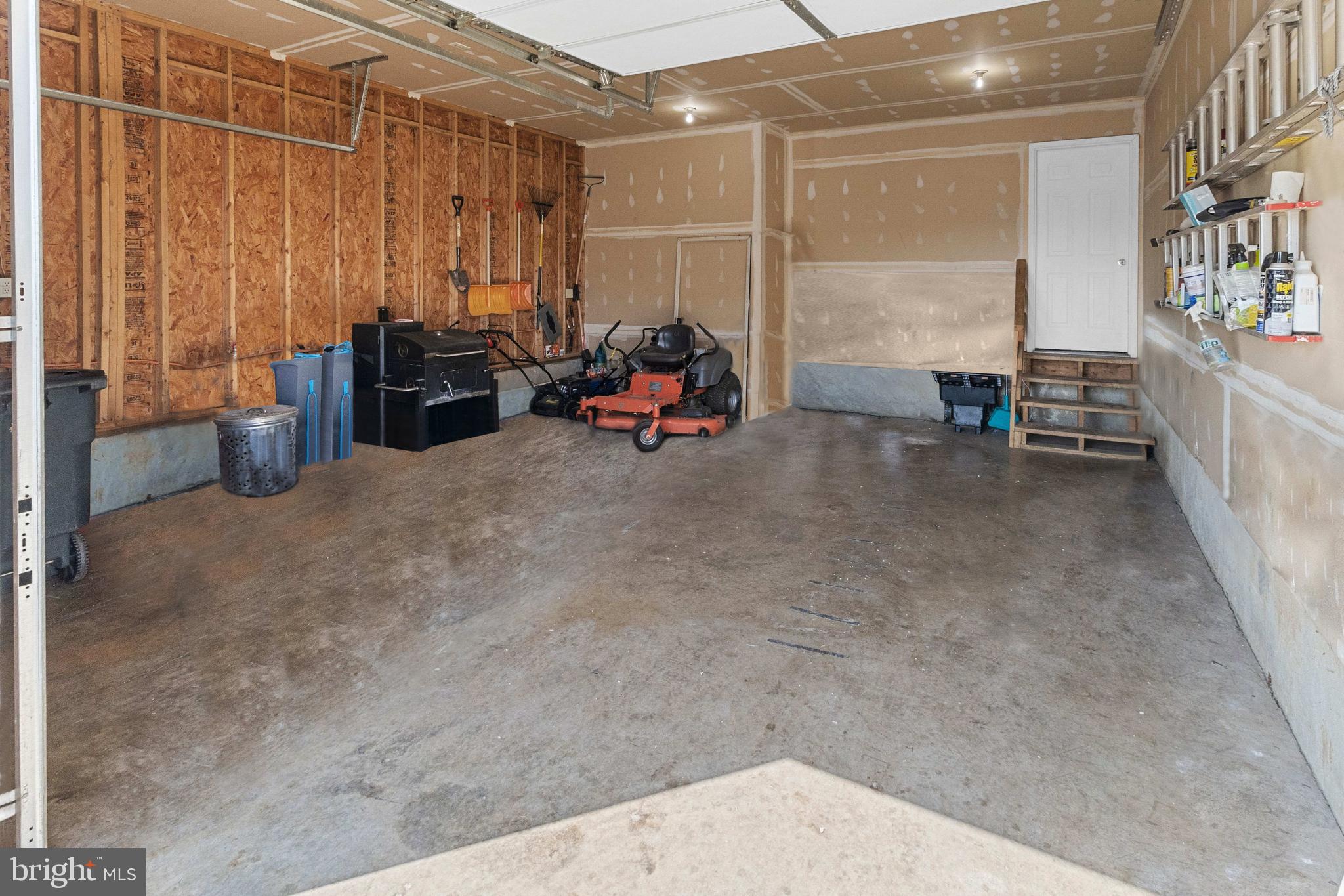 APPLE KNOLLS ESTATES - Residential