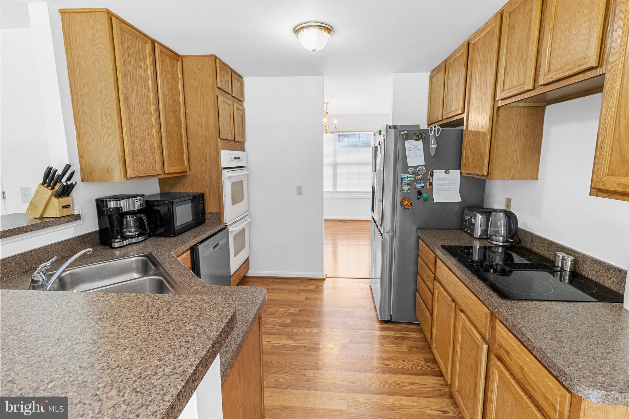 APPLE KNOLLS ESTATES - Residential