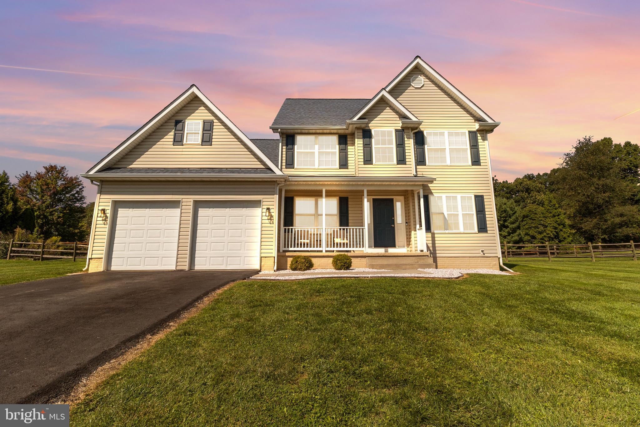 APPLE KNOLLS ESTATES - Residential