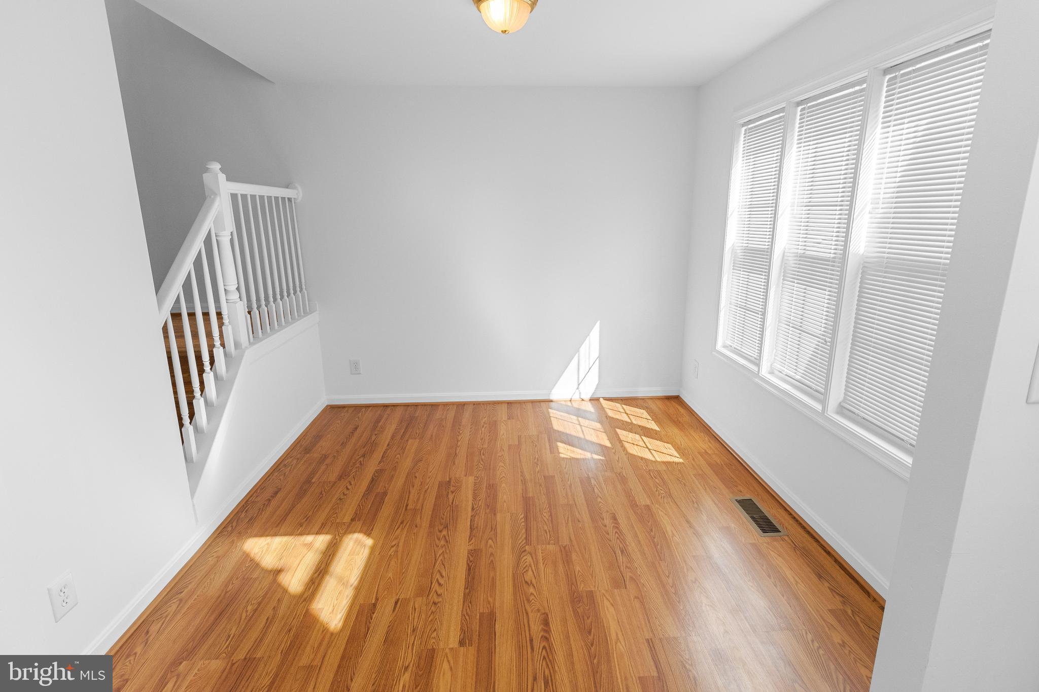 APPLE KNOLLS ESTATES - Residential