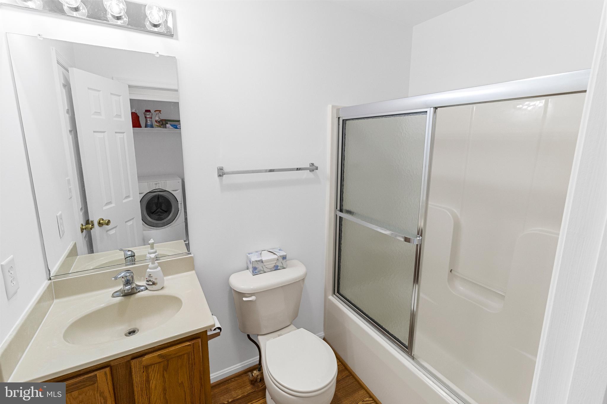 APPLE KNOLLS ESTATES - Residential