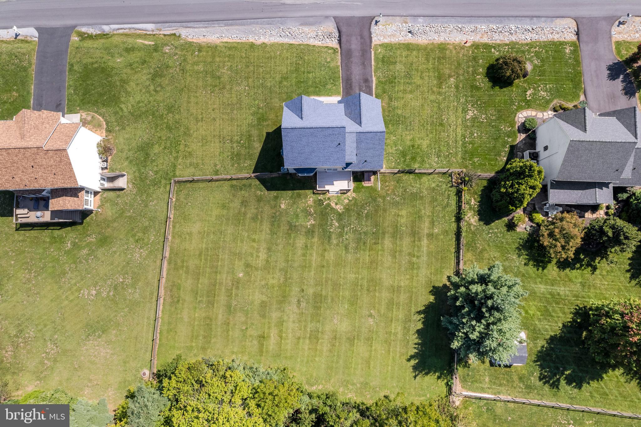 APPLE KNOLLS ESTATES - Residential