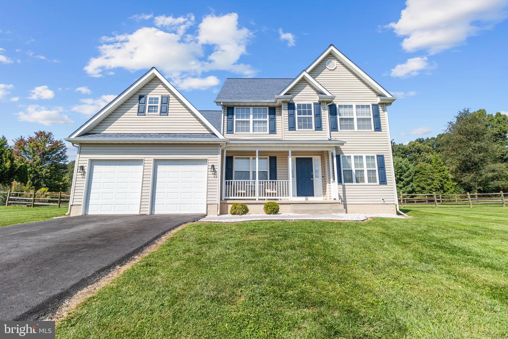 APPLE KNOLLS ESTATES - Residential