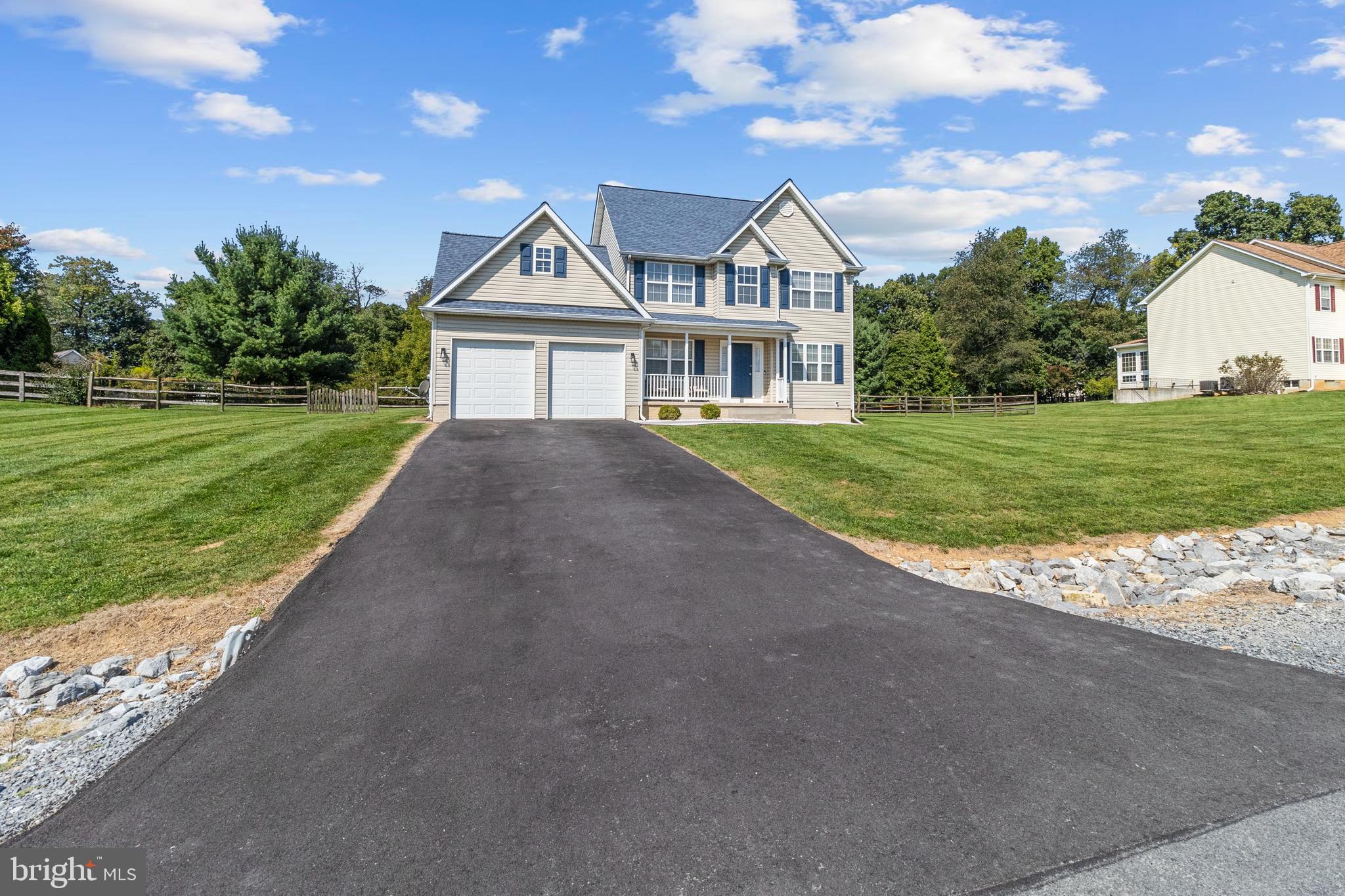 APPLE KNOLLS ESTATES - Residential