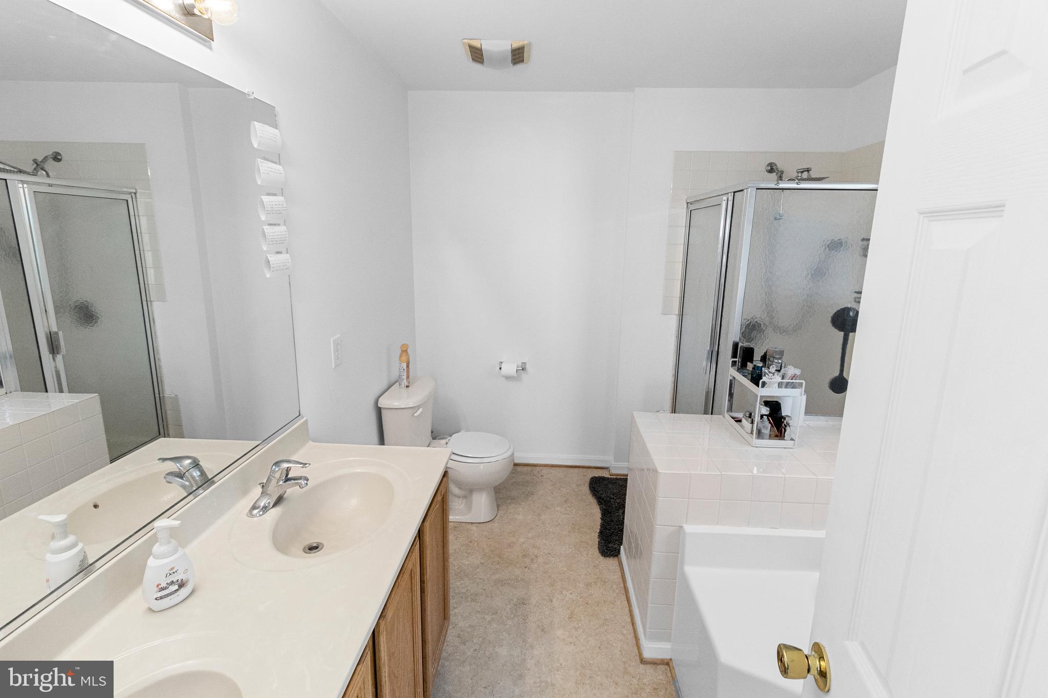 APPLE KNOLLS ESTATES - Residential