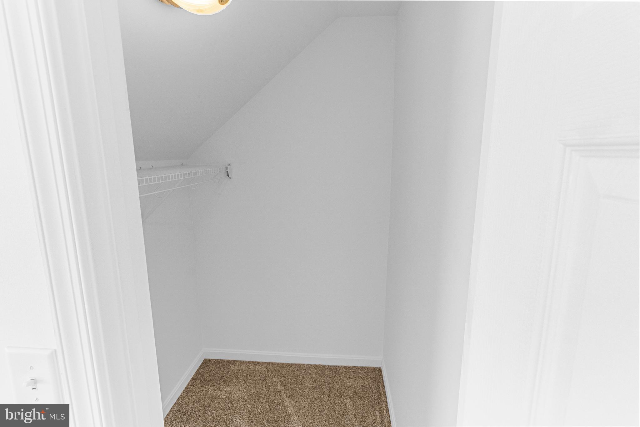 APPLE KNOLLS ESTATES - Residential