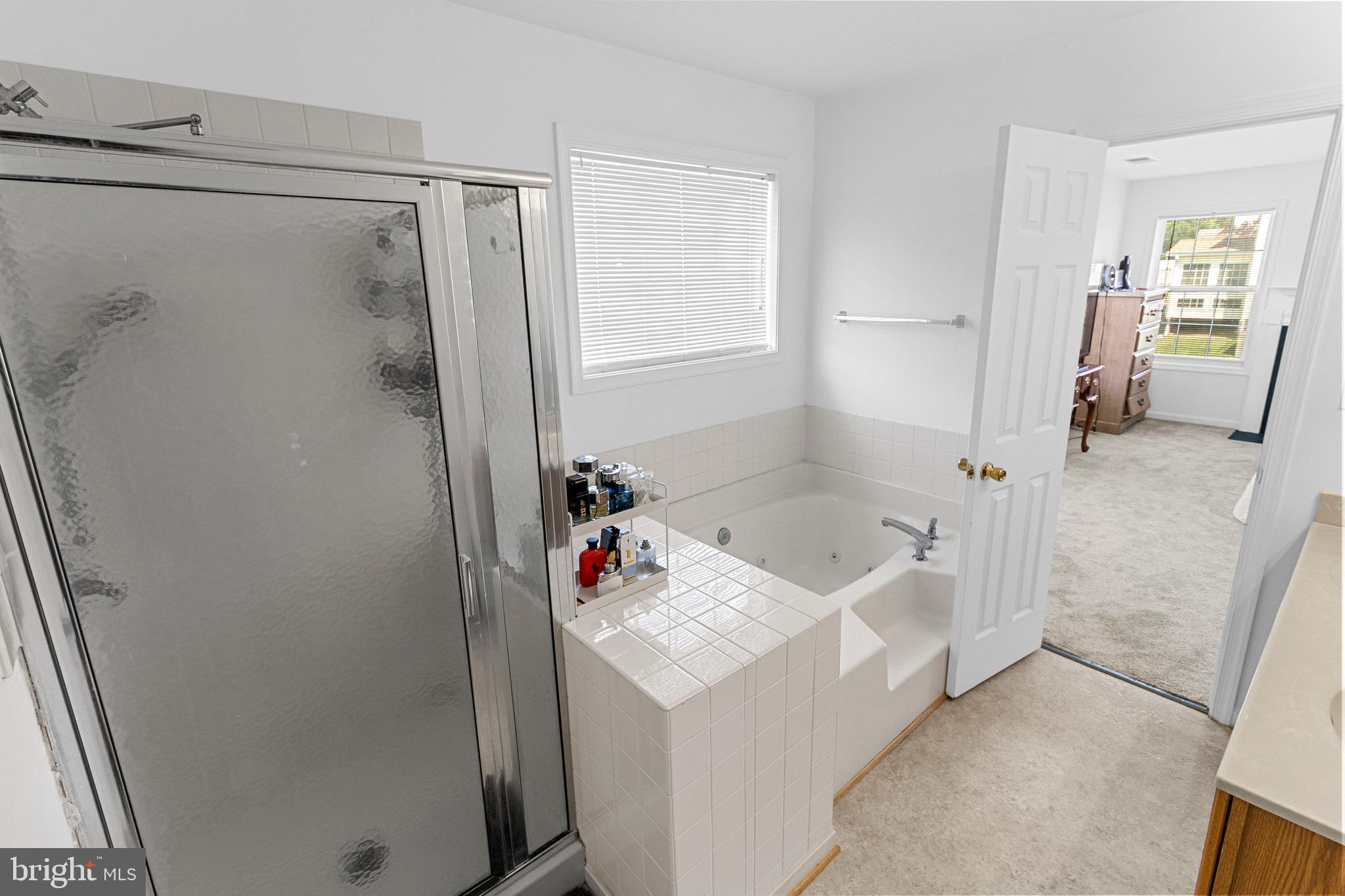 APPLE KNOLLS ESTATES - Residential