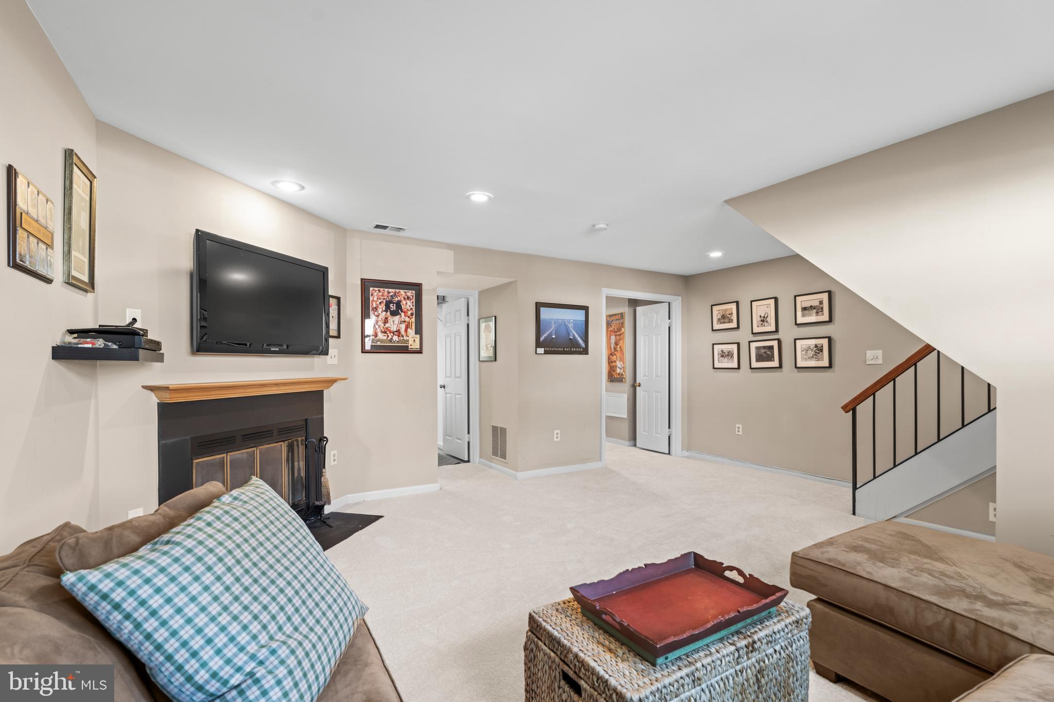 CROFTON MEADOWS - Residential