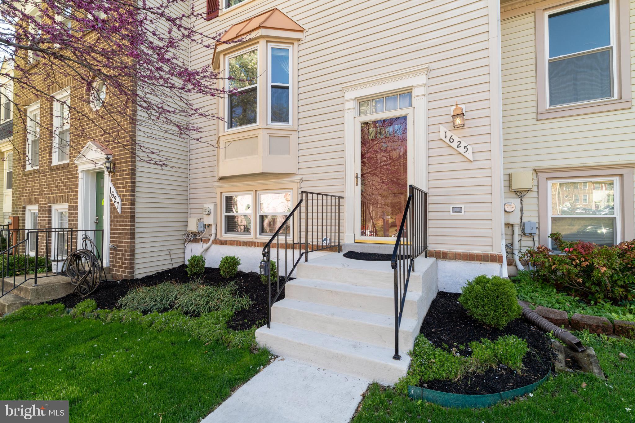 CROFTON MEADOWS - Residential