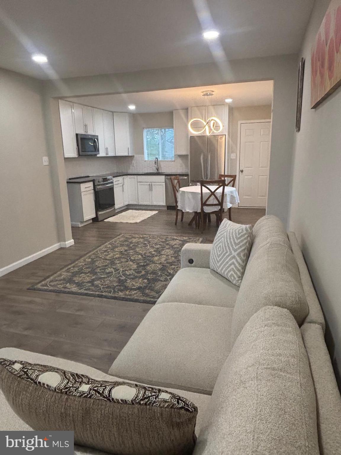 THOMSON ESTATES - Residential