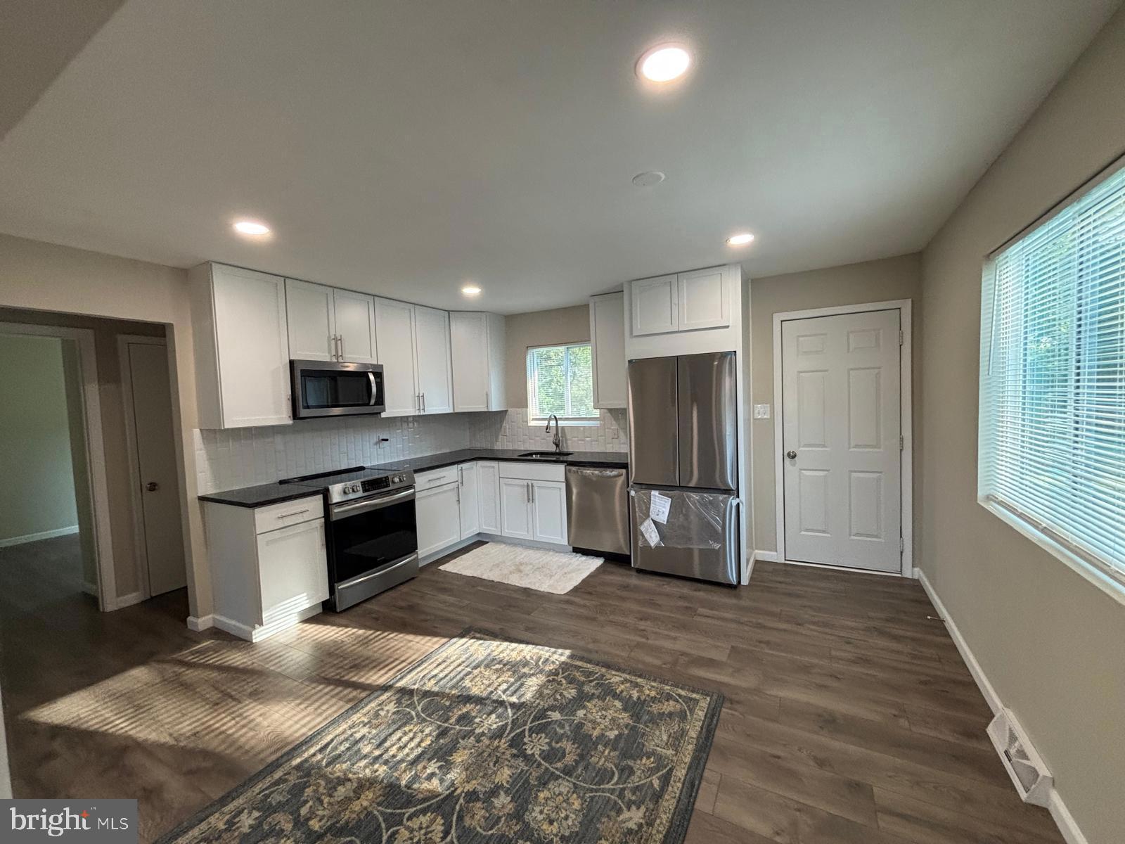 THOMSON ESTATES - Residential