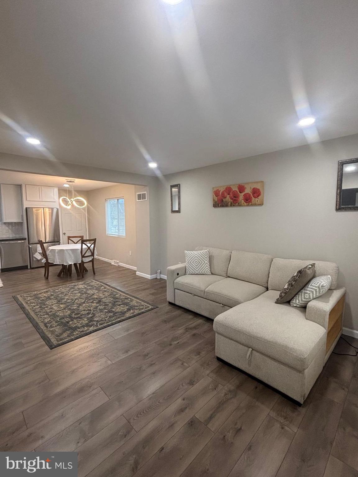 THOMSON ESTATES - Residential