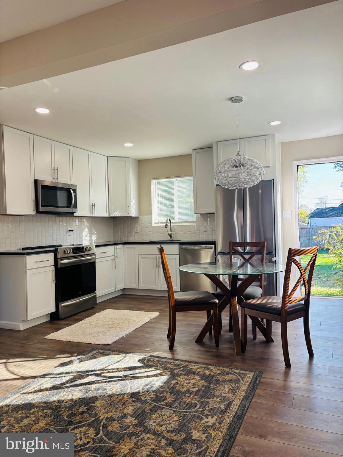 THOMSON ESTATES - Residential