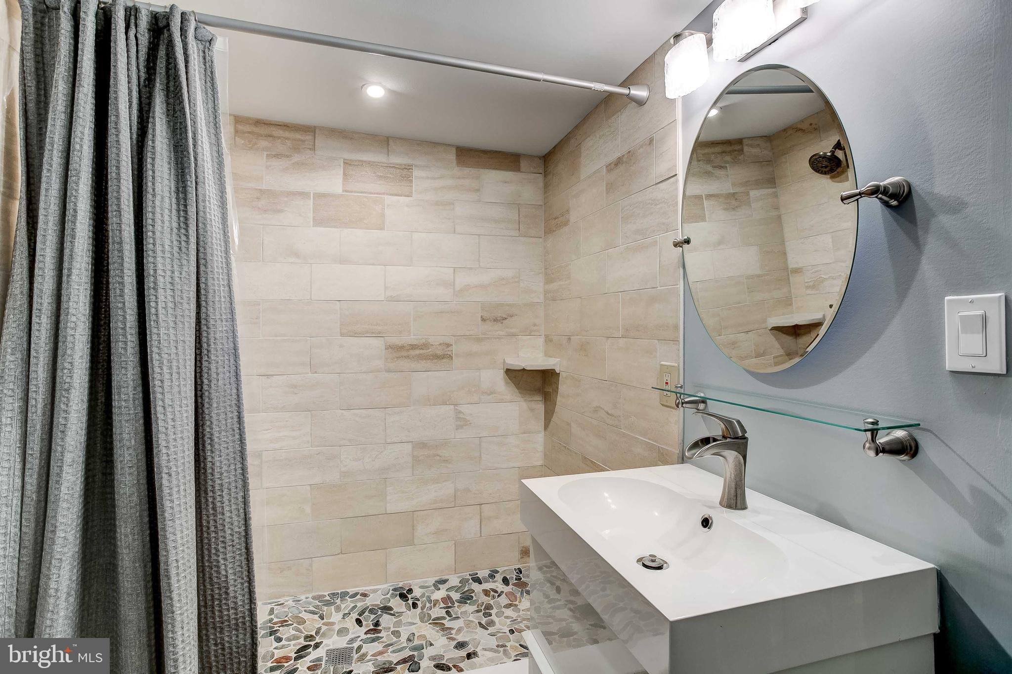 LITTLE ITALY - Residential