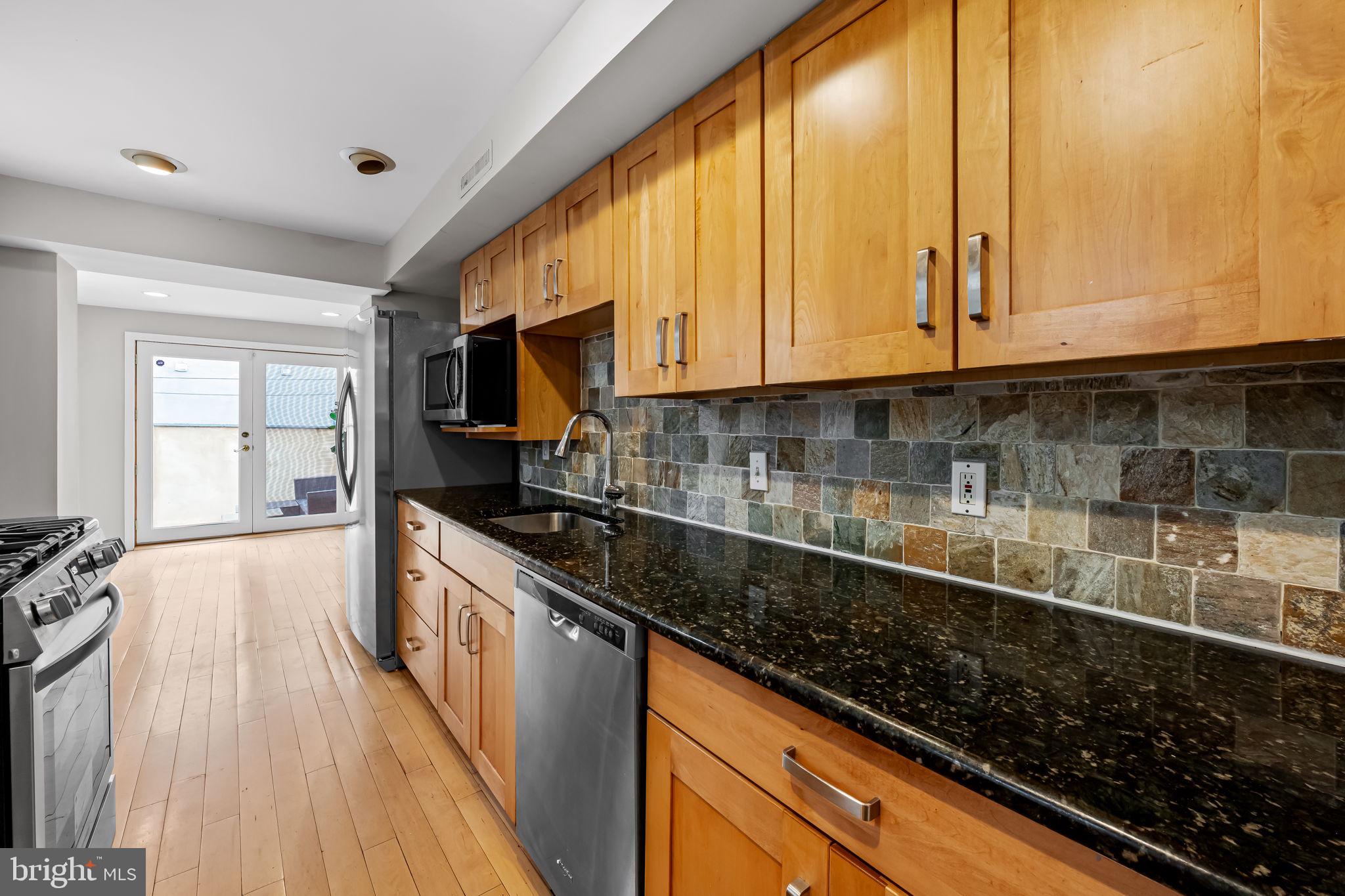 LITTLE ITALY - Residential