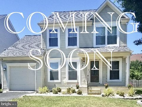 Photo of 7912 Fox Lair Court, CLINTON, MD 20735 (MLS # MDPG2206874)