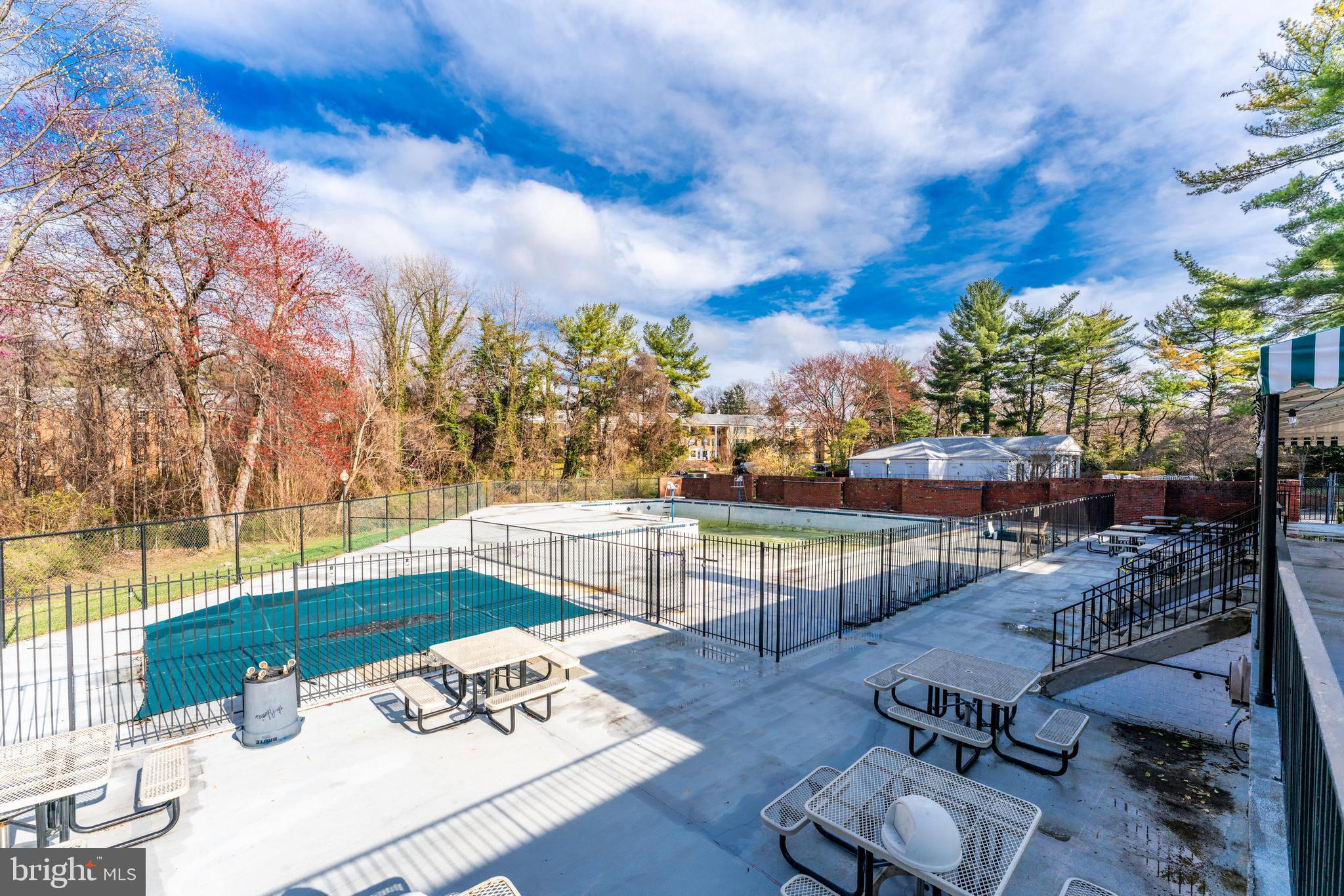 COLONIES AT MCLEAN - Residential