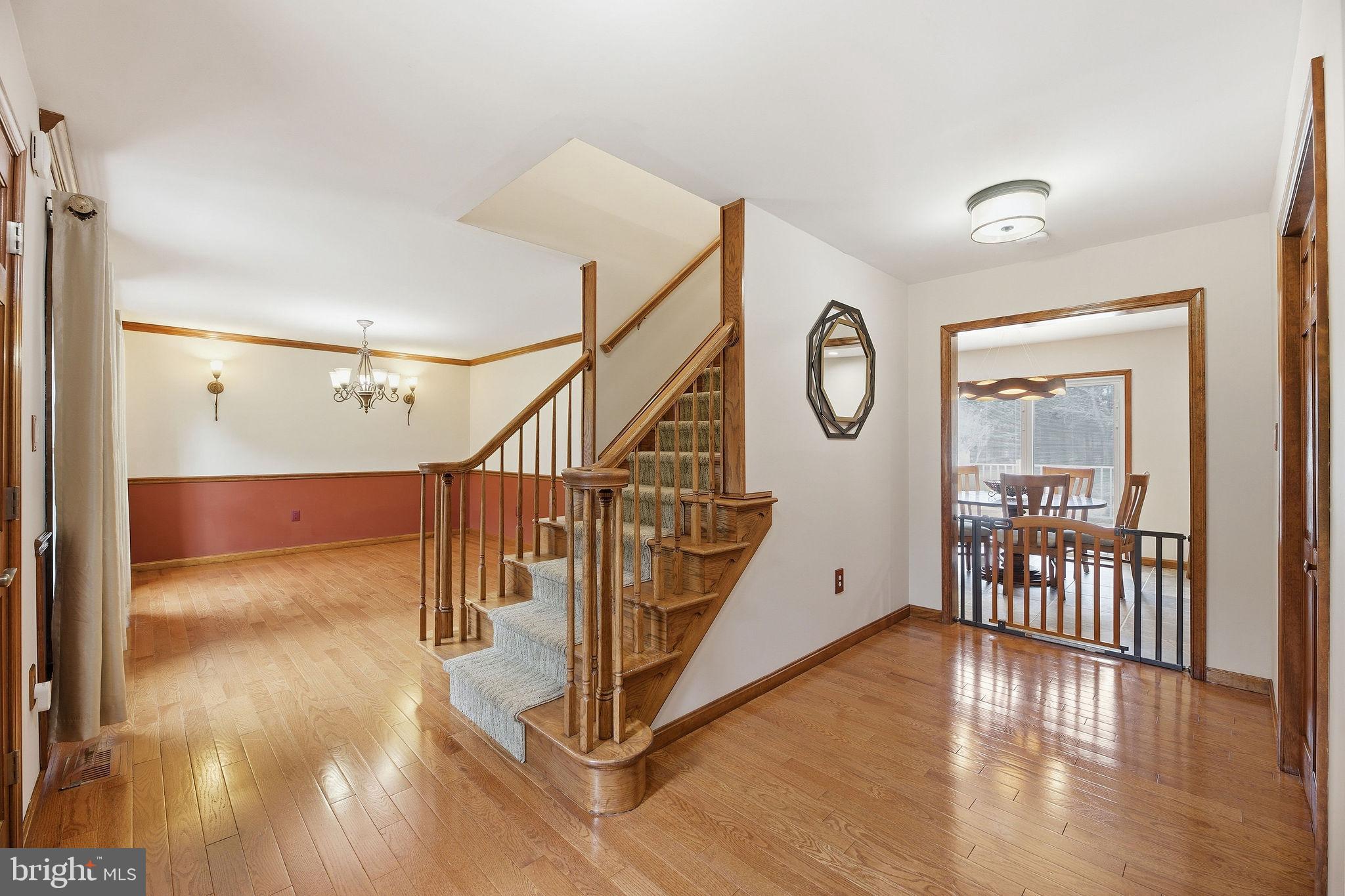 WHISPERING WOODS - Residential