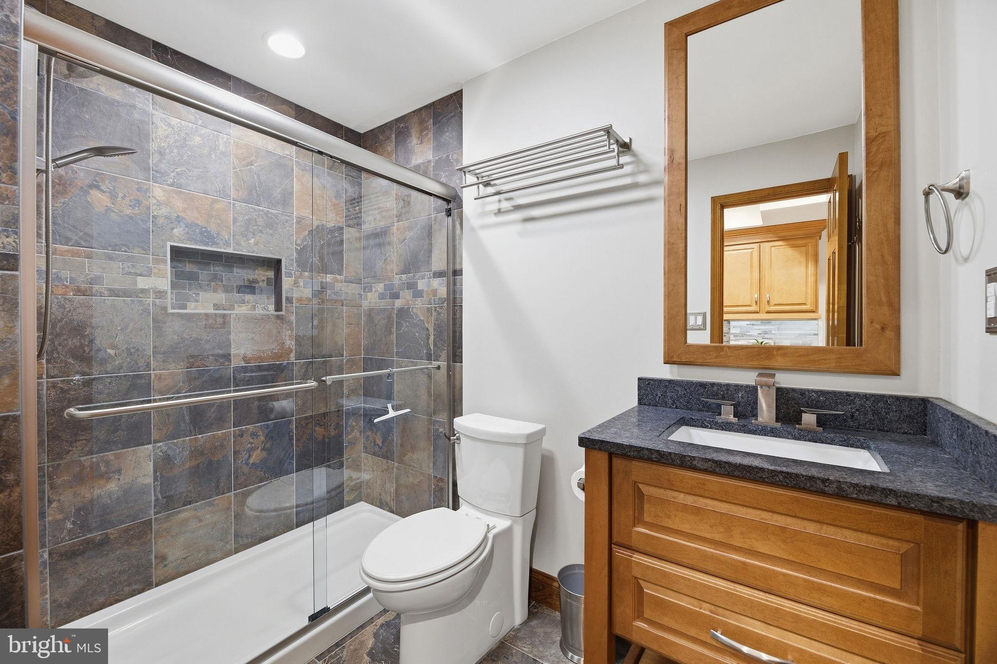 WHISPERING WOODS - Residential