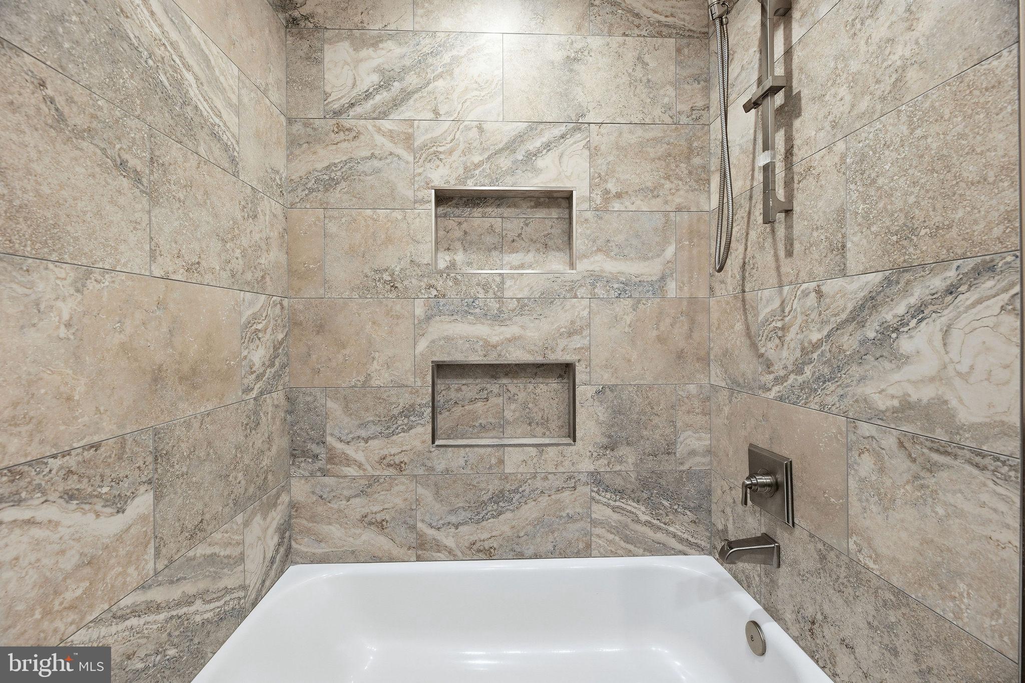 WHISPERING WOODS - Residential