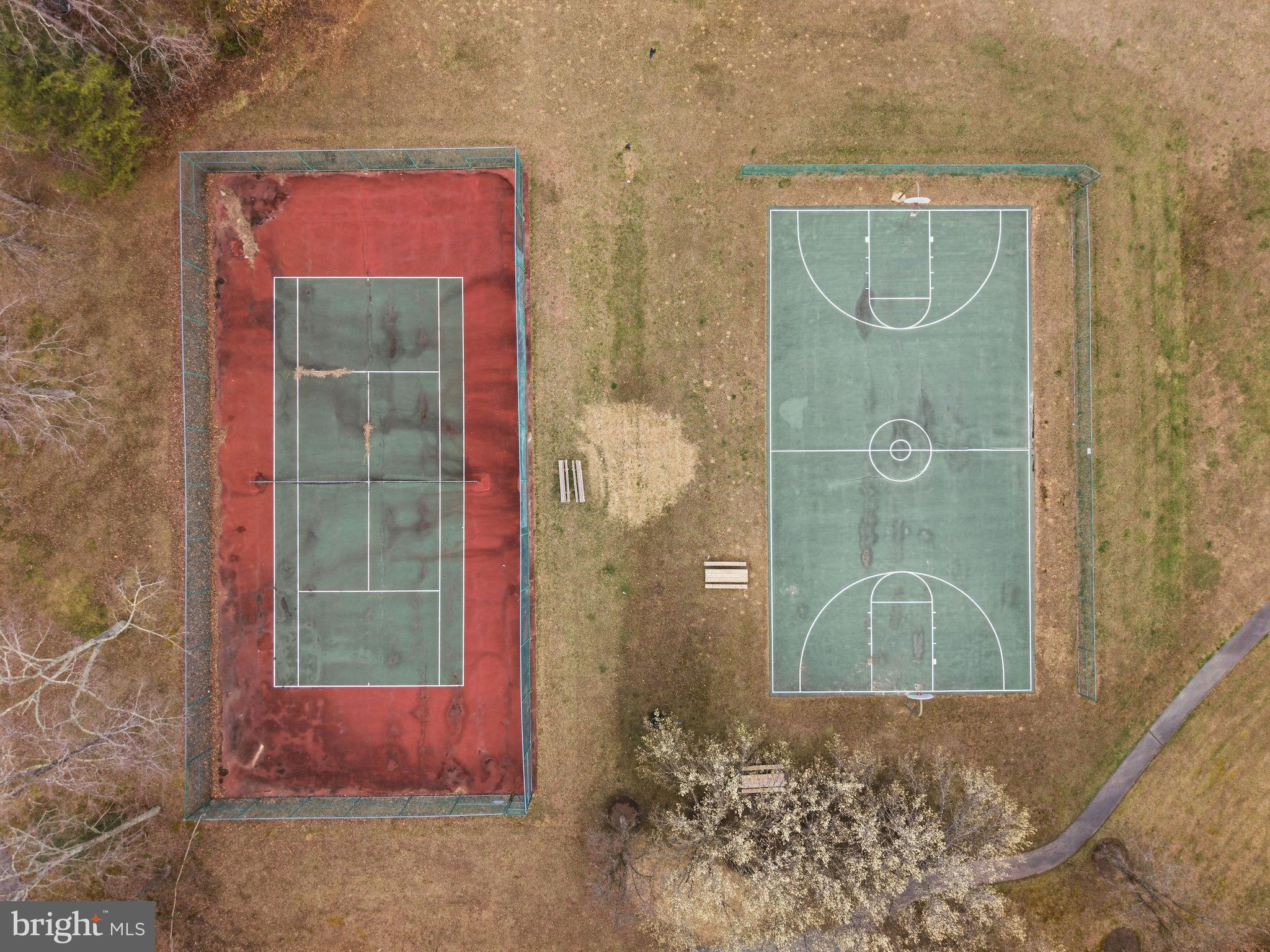 WHISPERING WOODS - Residential