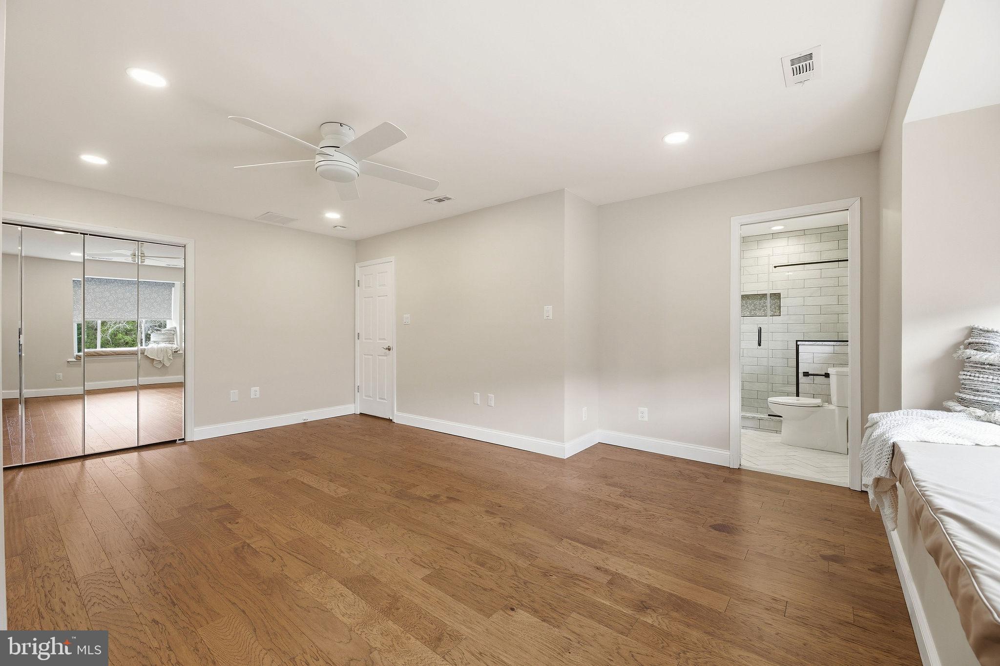 WHISPERING WOODS - Residential