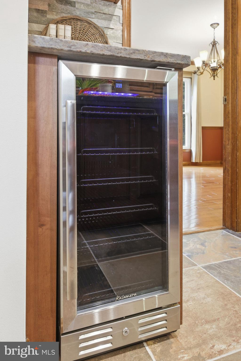 WHISPERING WOODS - Residential