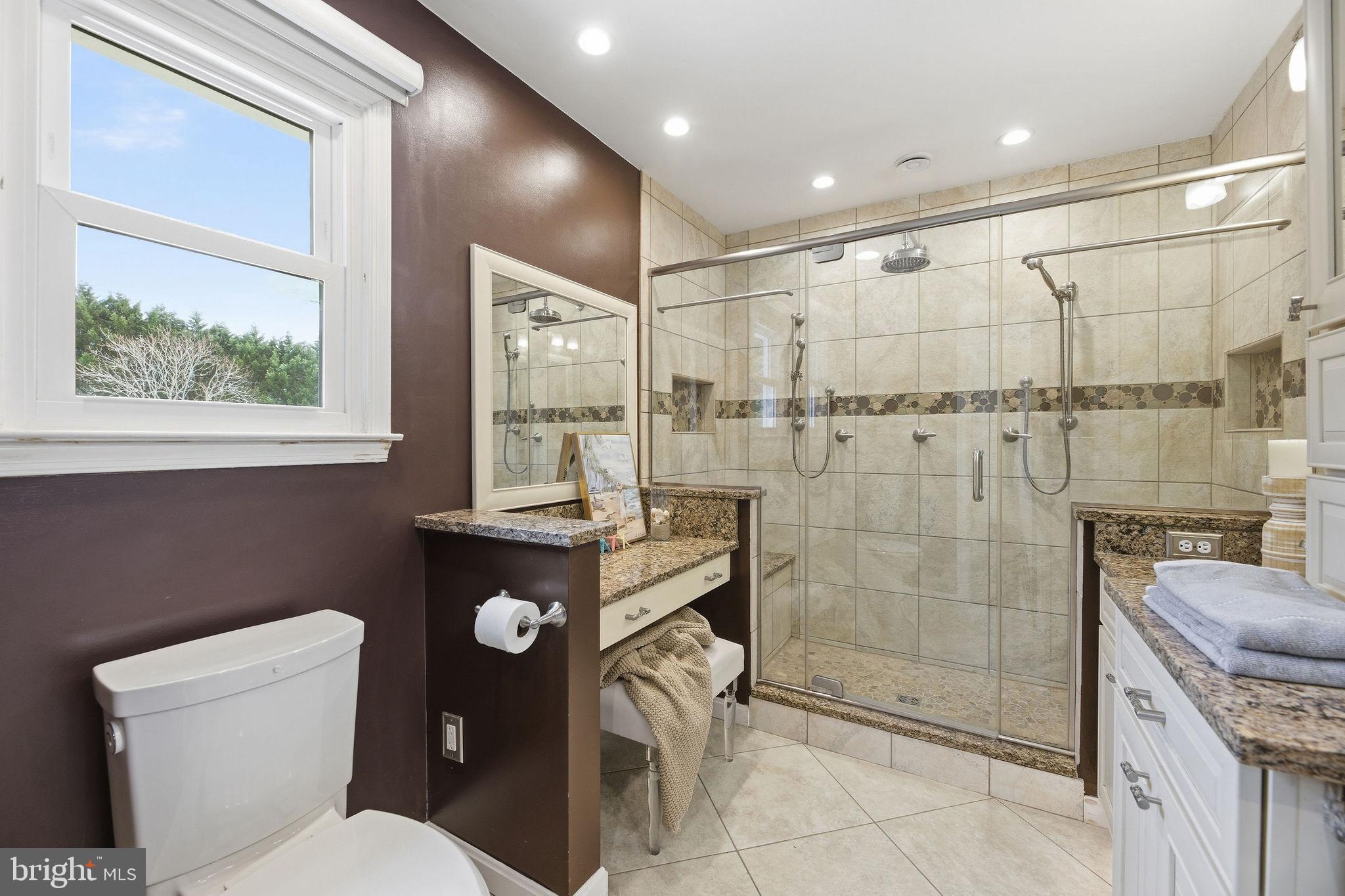 WHISPERING WOODS - Residential